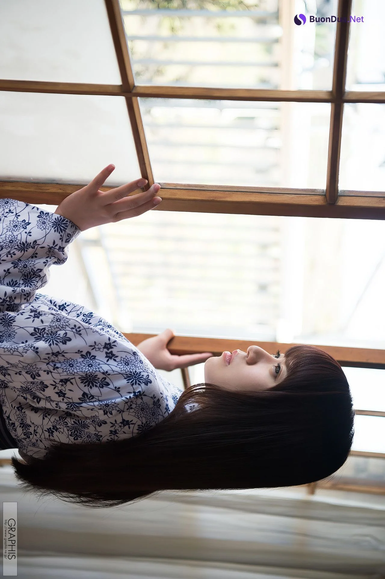 Rin Hatsumi 初美りん, [Graphis] Gals 『Look at me!』 Vol.04 - Photo 3