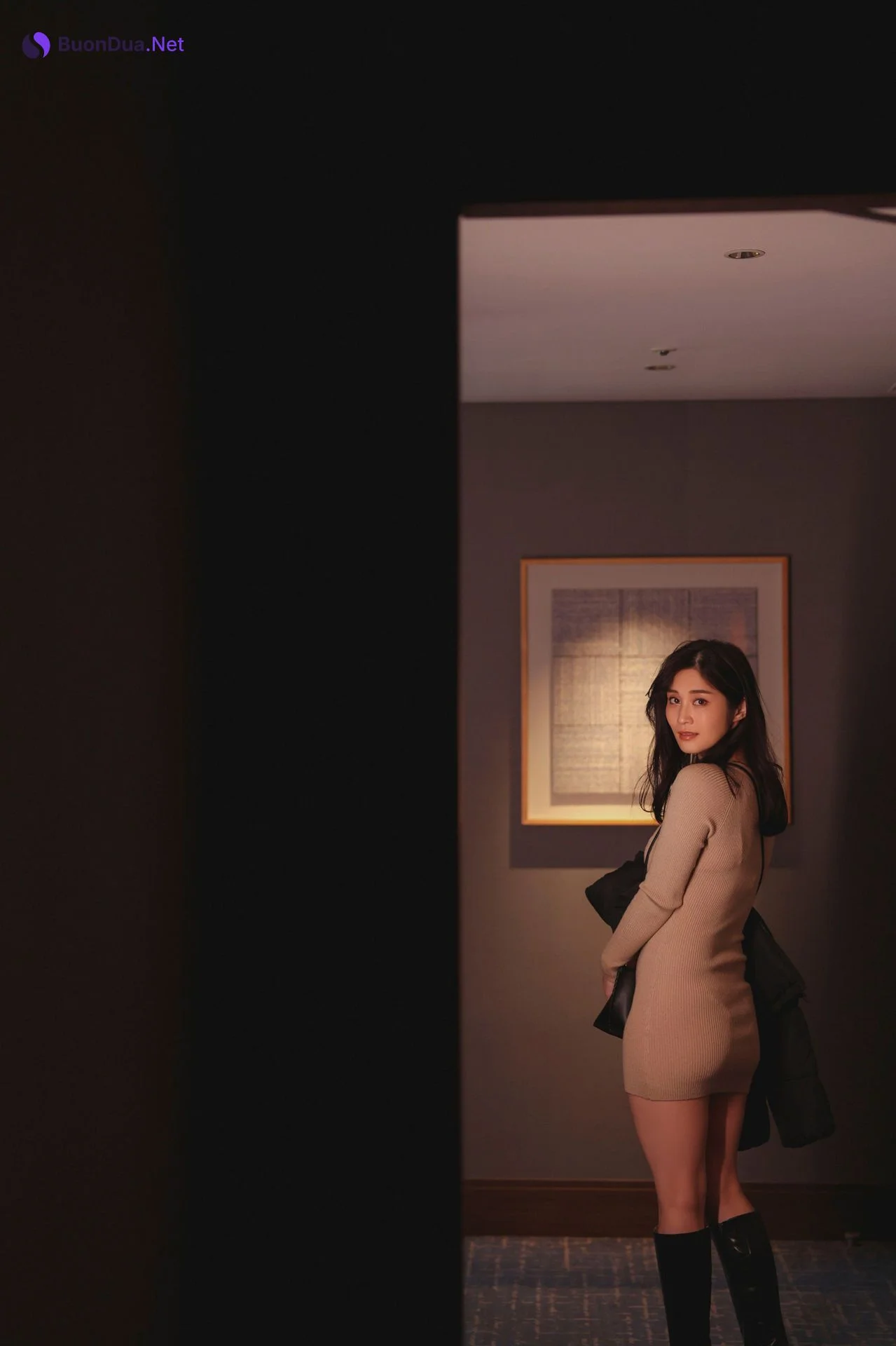 Rin Takahashi 高橋凛, デジタル写真集 「Ｉカップ美女と、スイートルームで。 ｖｏｌ．２」 Set.03 - Photo 2