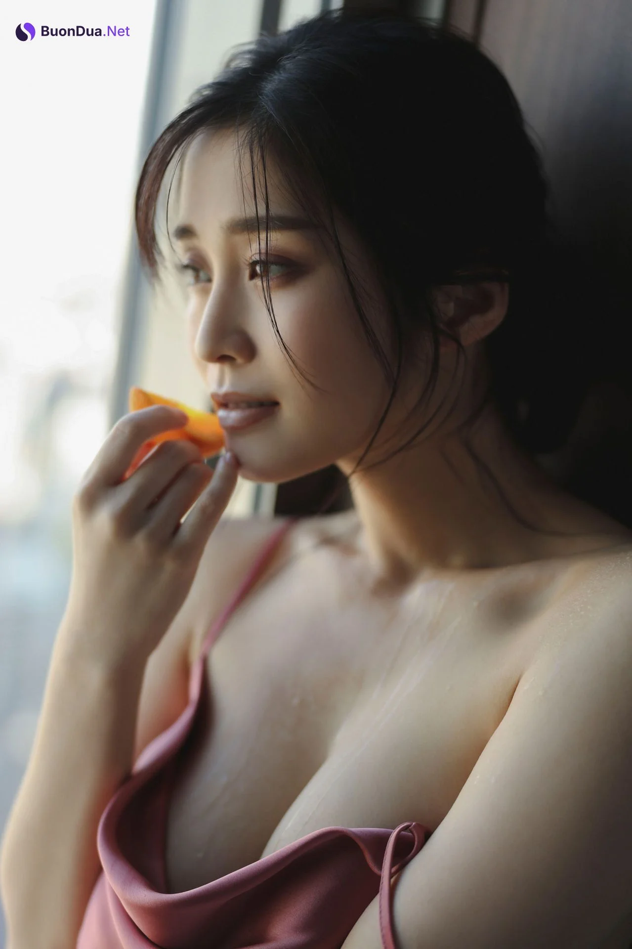 Rin Takahashi 高橋凛, 写真集 「Ｉカップ美女と、スイートルームで。 Vol.1」 Set.01 - Photo 6