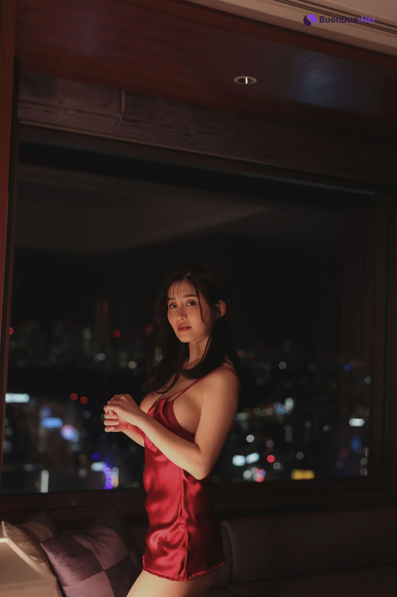 Rin Takahashi 高橋凛, 写真集 「Ｉカップ美女と、スイートルームで。 Vol.1」 Set.02 - รูปภาพ 17