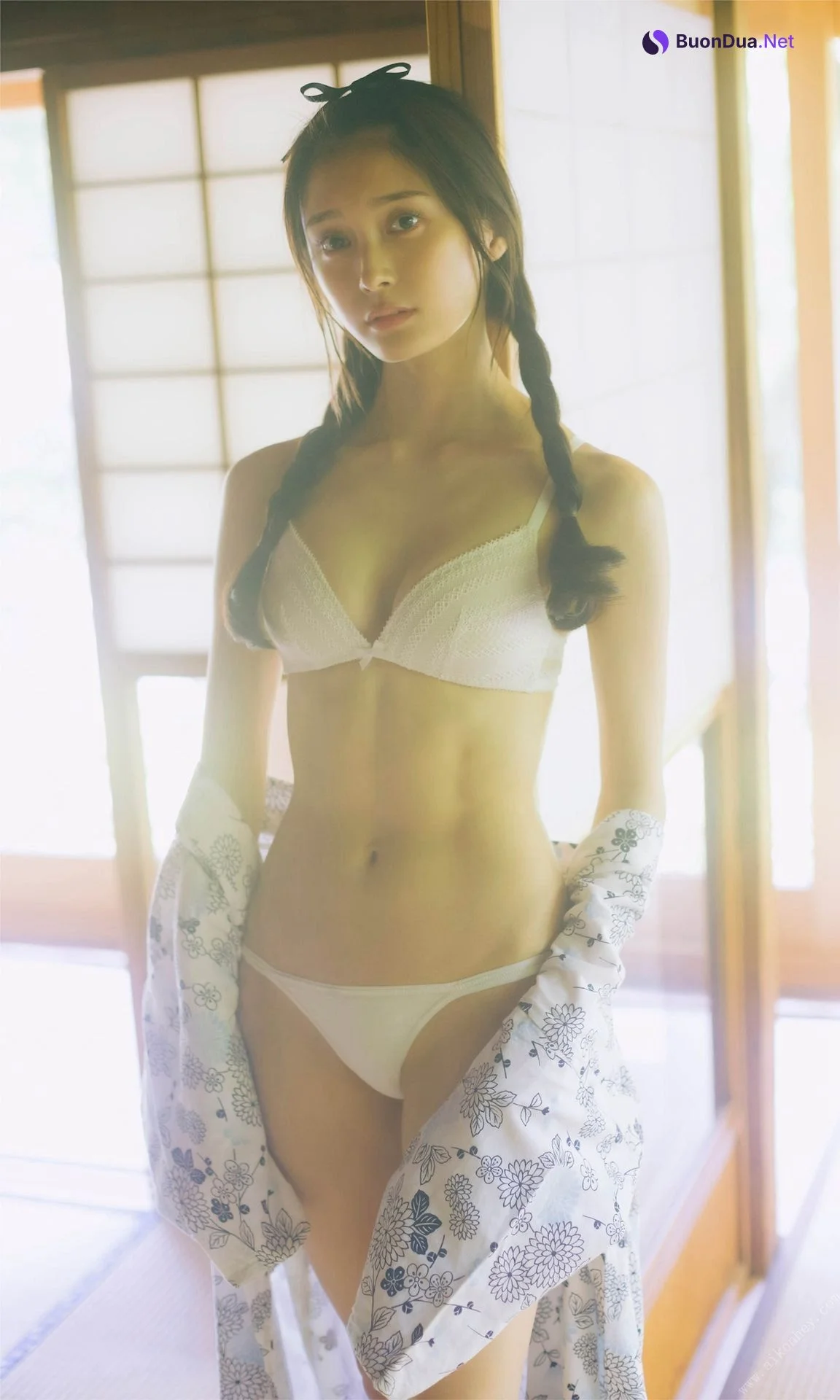 Rina Koyama 小山璃奈, 週プレ Photo Book 「紅い花」 Set.01 - Photo 12