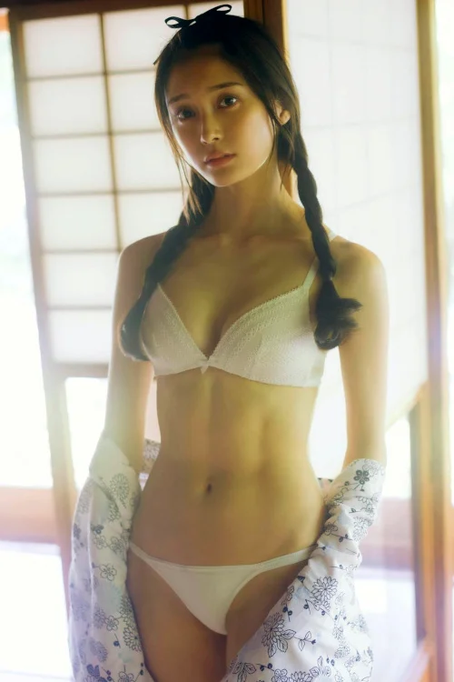 Rina Koyama 小山璃奈, 週プレ Photo Book 「紅い花」 Set.01