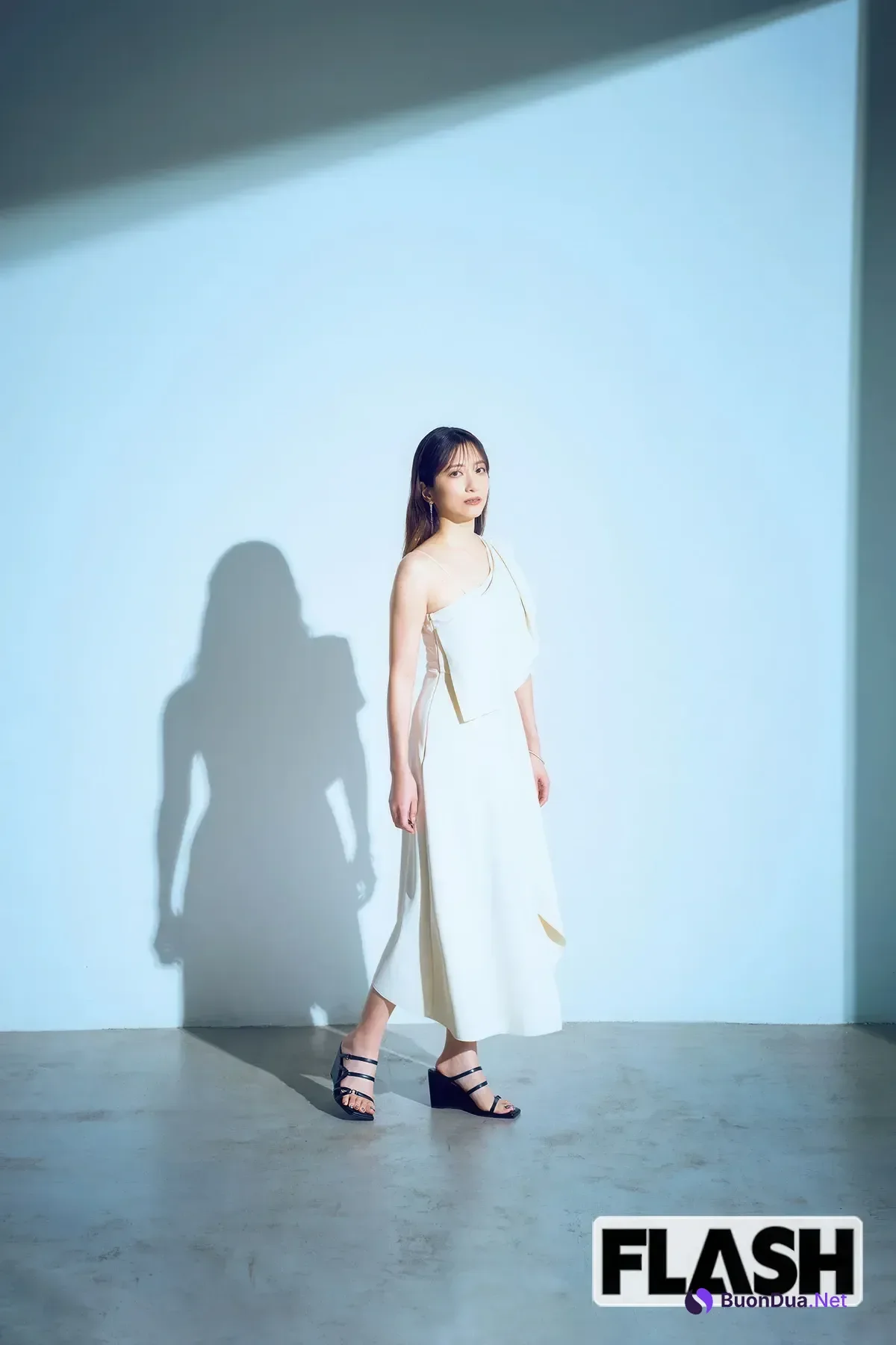 Rina Sasazaki 笹崎里菜, FLASH 2025.12.30 (フラッシュ 2025年12月30日号) - Photo 19