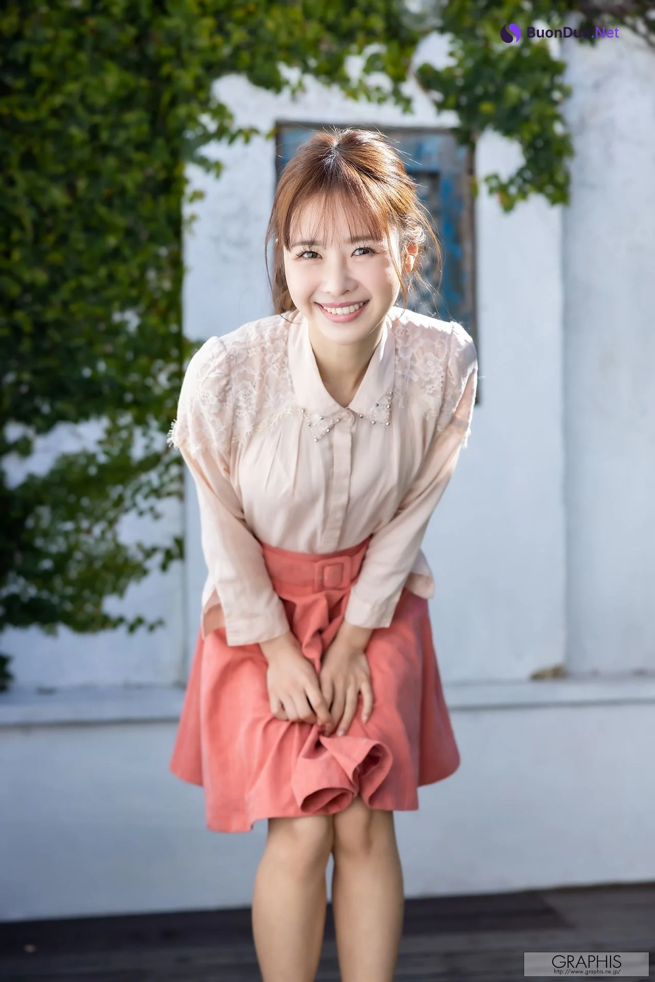 Rio Kuriyama 栗山莉緒, [Graphis] Gals “Smile” Vol.01 - Photo 2