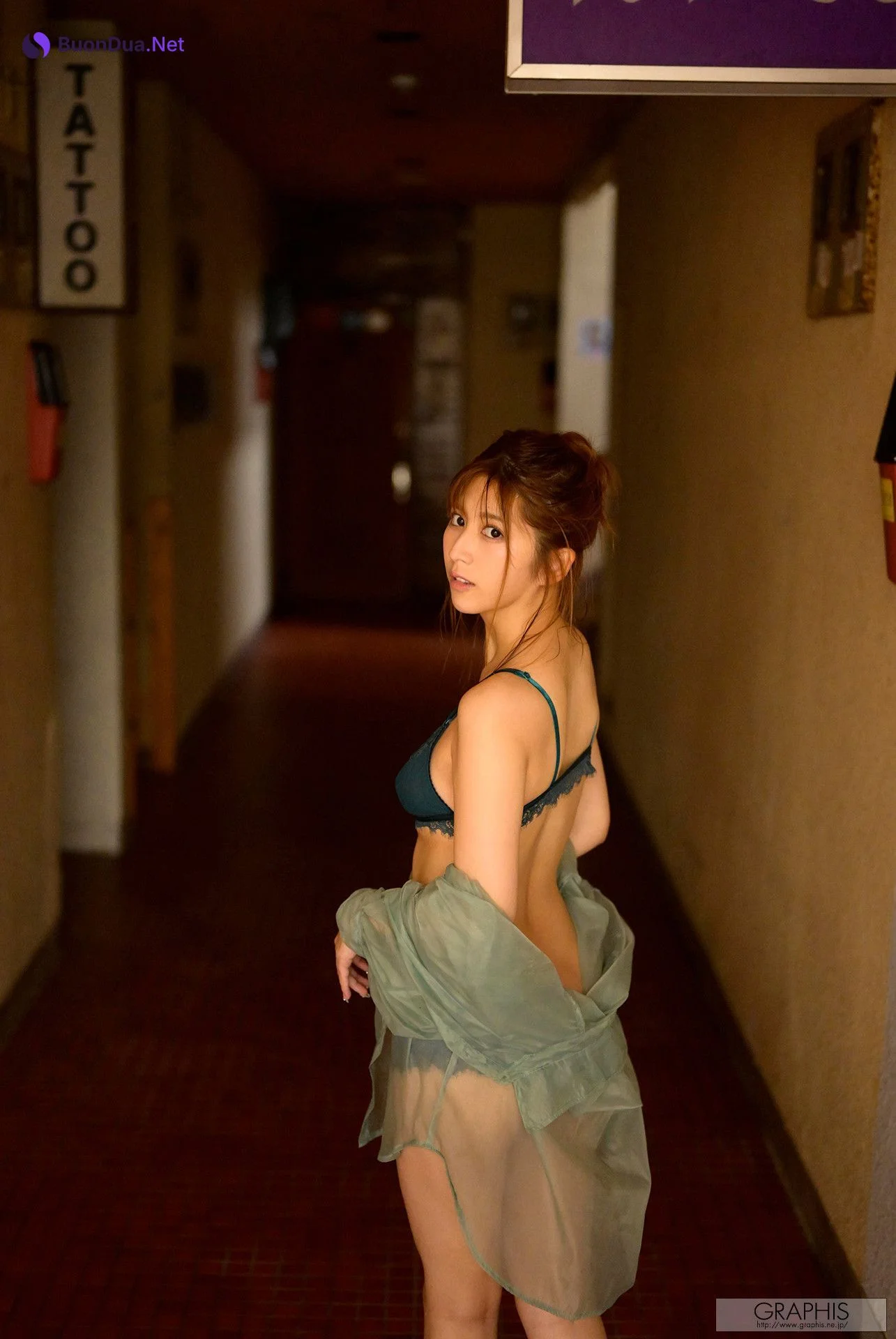 Riri Nanatsumori 七ツ森りり, [Graphis] Gals 「Head Over Heels!」 Vol.04 - Photo 16