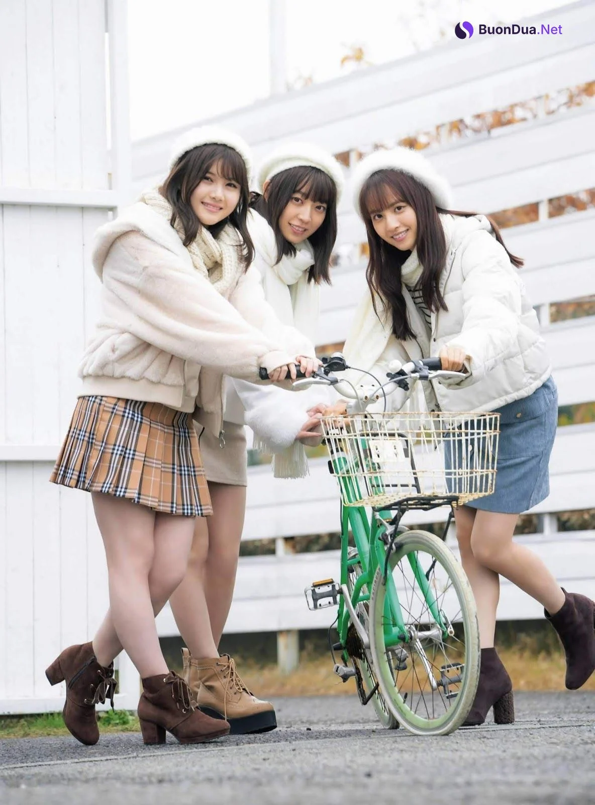 Riria Ito 伊藤理々杏, Tamami Sakaguchi 阪口珠美, Kaede Sato 佐藤楓, ENTAME 2020.02 (月刊エンタメ 2020年2月号) - รูปภาพ 6