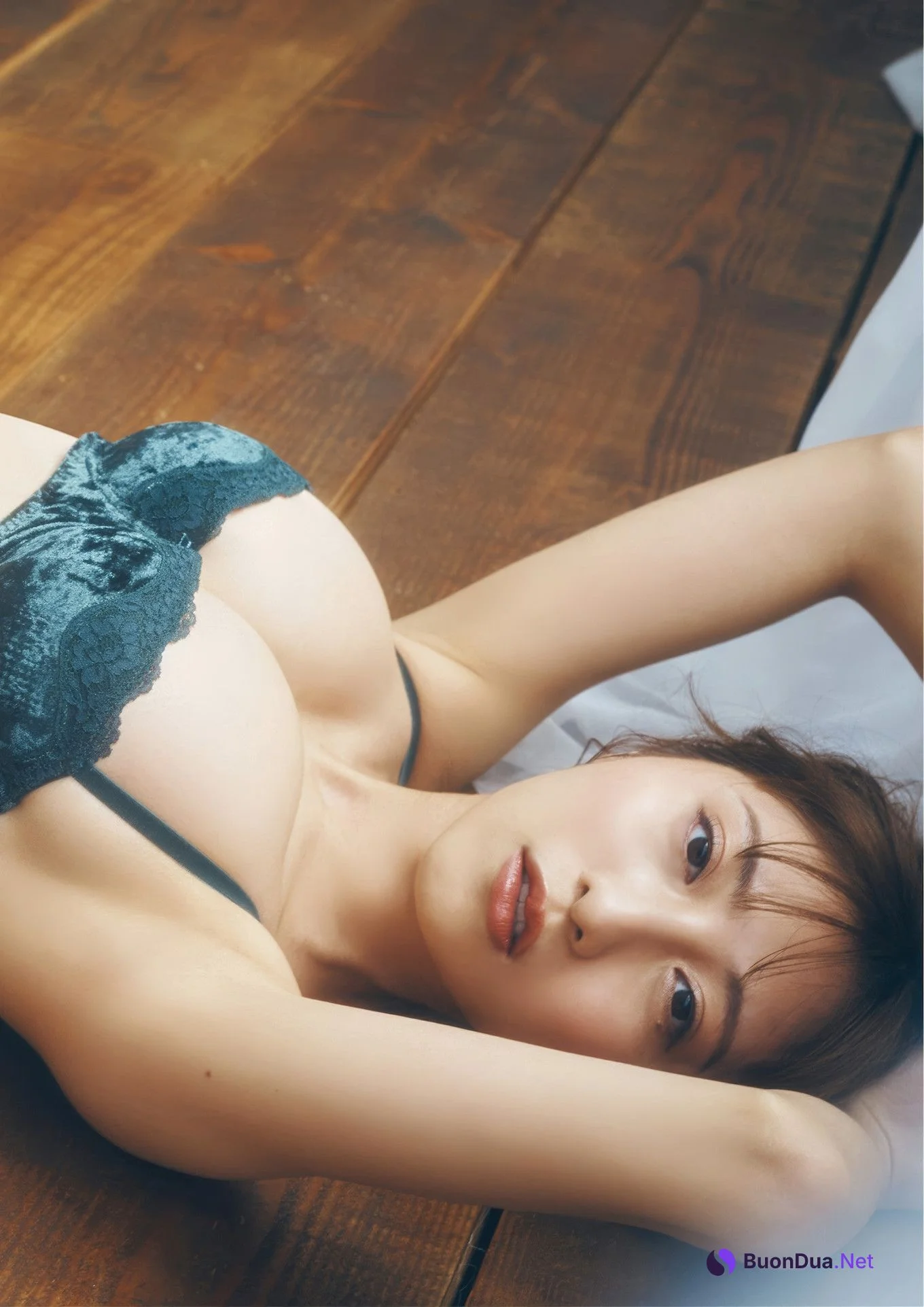 Ririsa Tsuji 辻りりさ, BRODYデジタル写真集 『危険な匂いに誘われて』 Set.03 - รูปภาพ 12