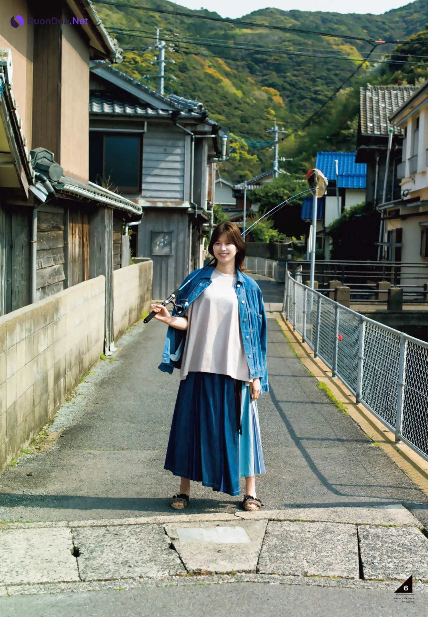 Risa Watanabe 渡邉理佐, Shonen Magazine 2022 No.24 (週刊少年マガジン 2022年24号) - รูปภาพ 5