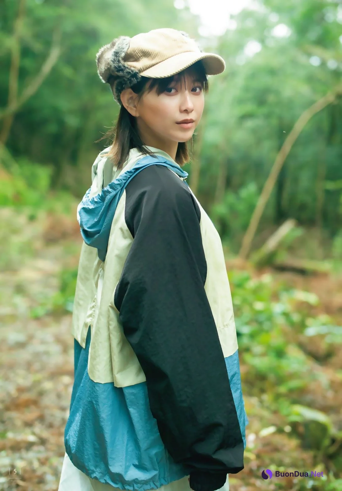 Risa Watanabe 渡邉理佐, Shonen Magazine 2023 No.13 (週刊少年マガジン 2023年13号) - Photo 6