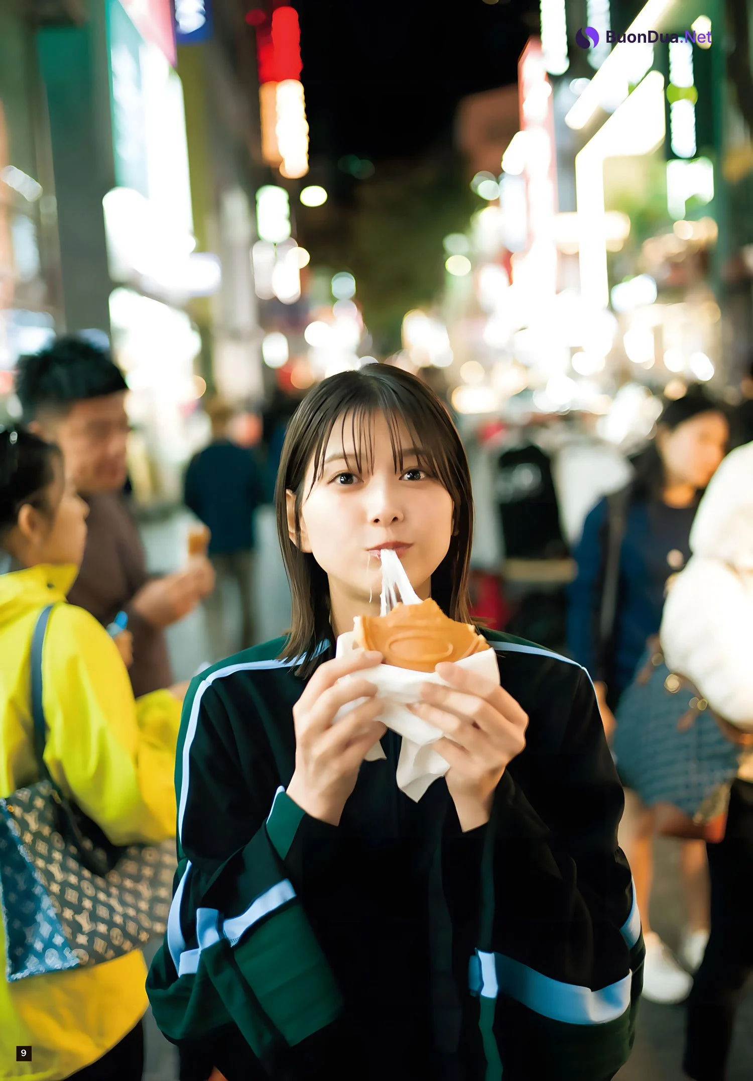 Risa Watanabe 渡邉理佐, Shonen Magazine 2023 No.51 (週刊少年マガジン 2023年51号) - Photo 10