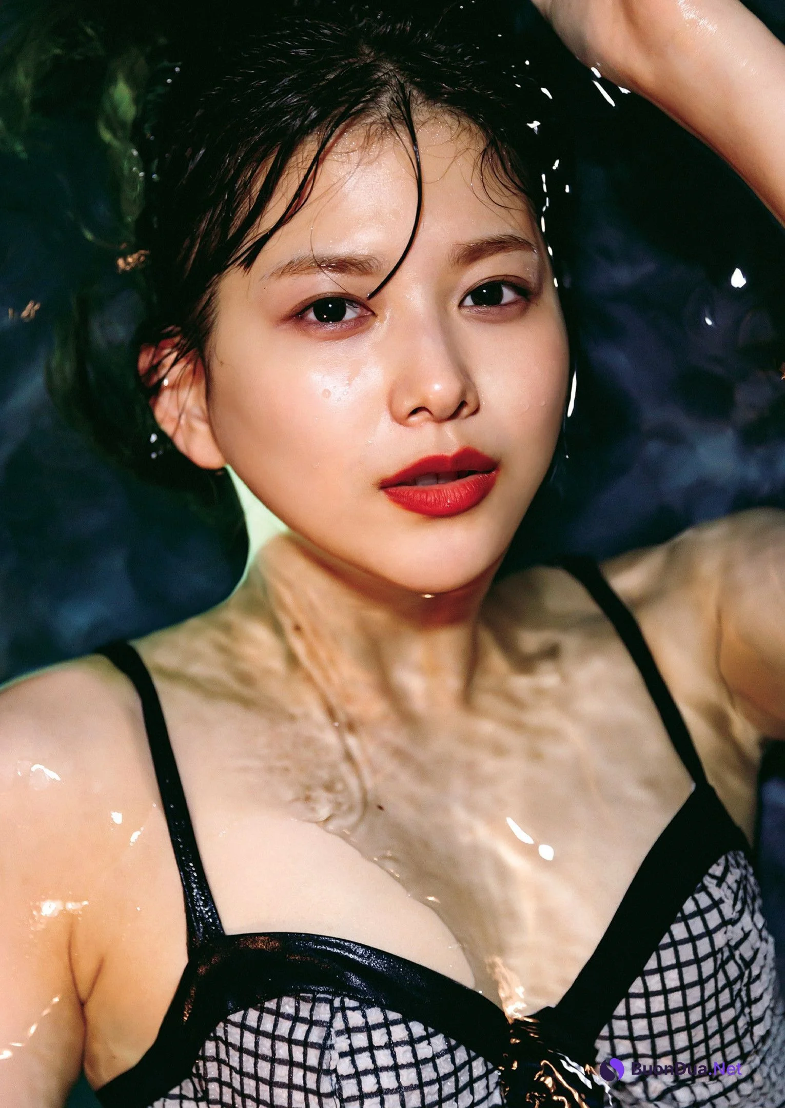 Risa Watanabe 渡邉理佐, Weekly Playboy 2022 No.22 (週刊プレイボーイ 2022年22号) - Photo 3