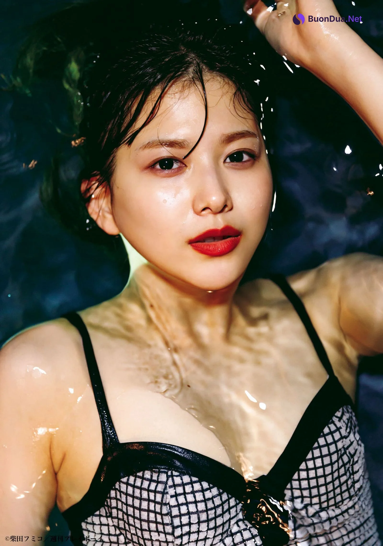 Risa Watanabe 渡邉理佐, Weekly Playboy 2022 No.22 (週刊プレイボーイ 2022年22号) - Photo 9