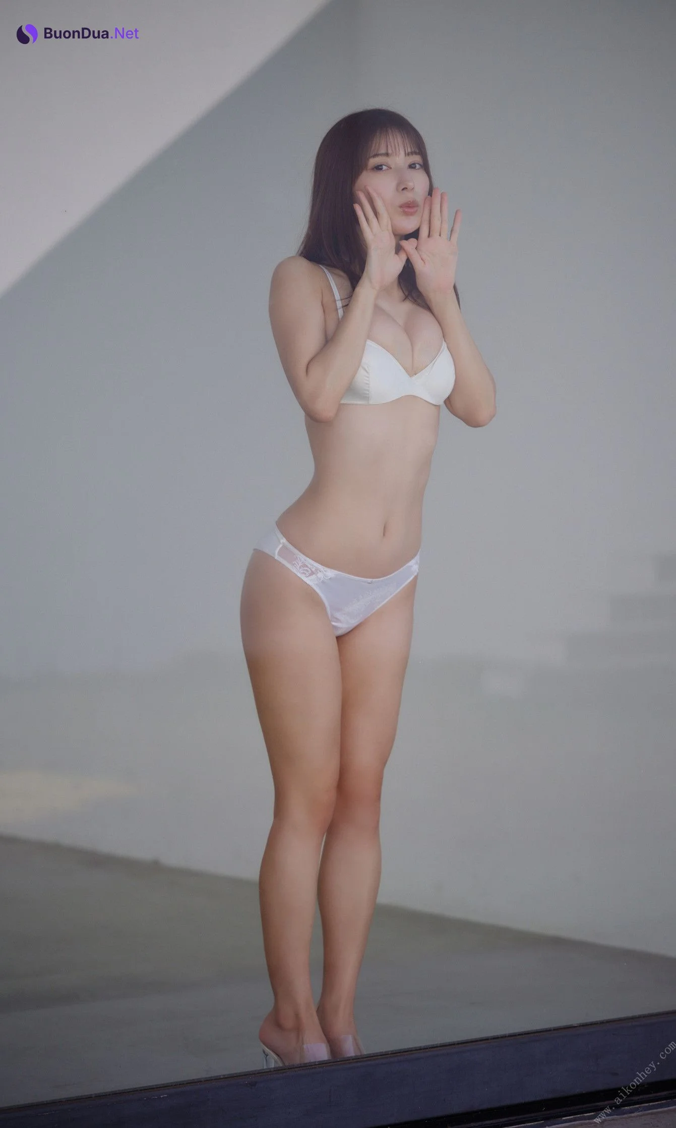 Risa Yukihira 雪平莉左, 週プレ Photo Book 「凜として、純白。」 Set.01 - Photo 18
