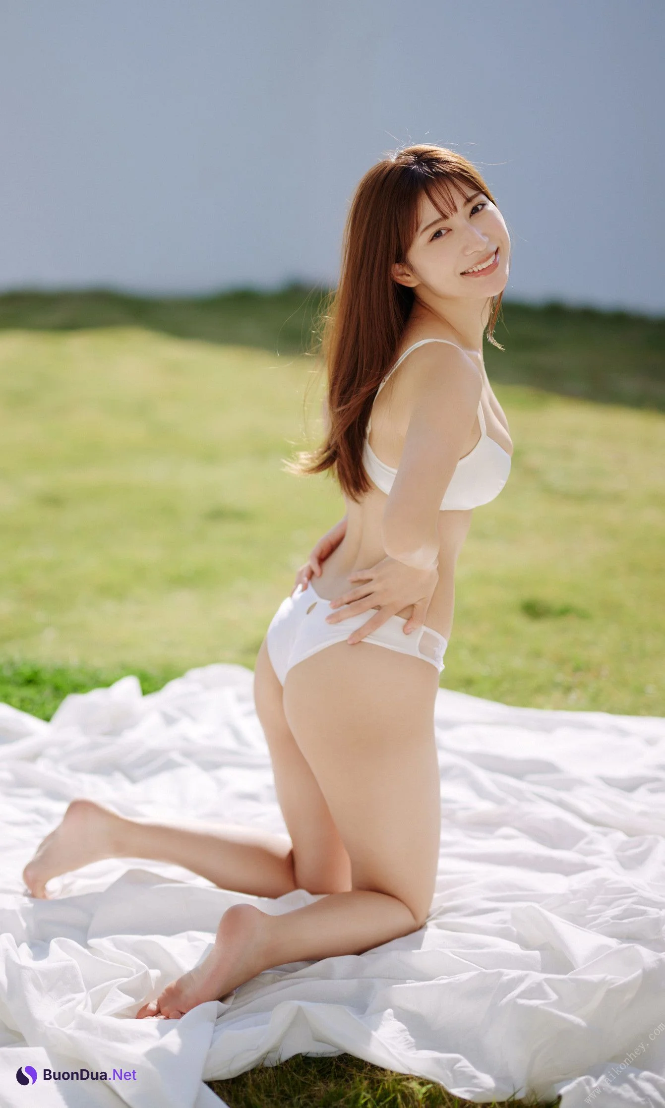 Risa Yukihira 雪平莉左, 週プレ Photo Book 「凜として、純白。」 Set.01 - Photo 8