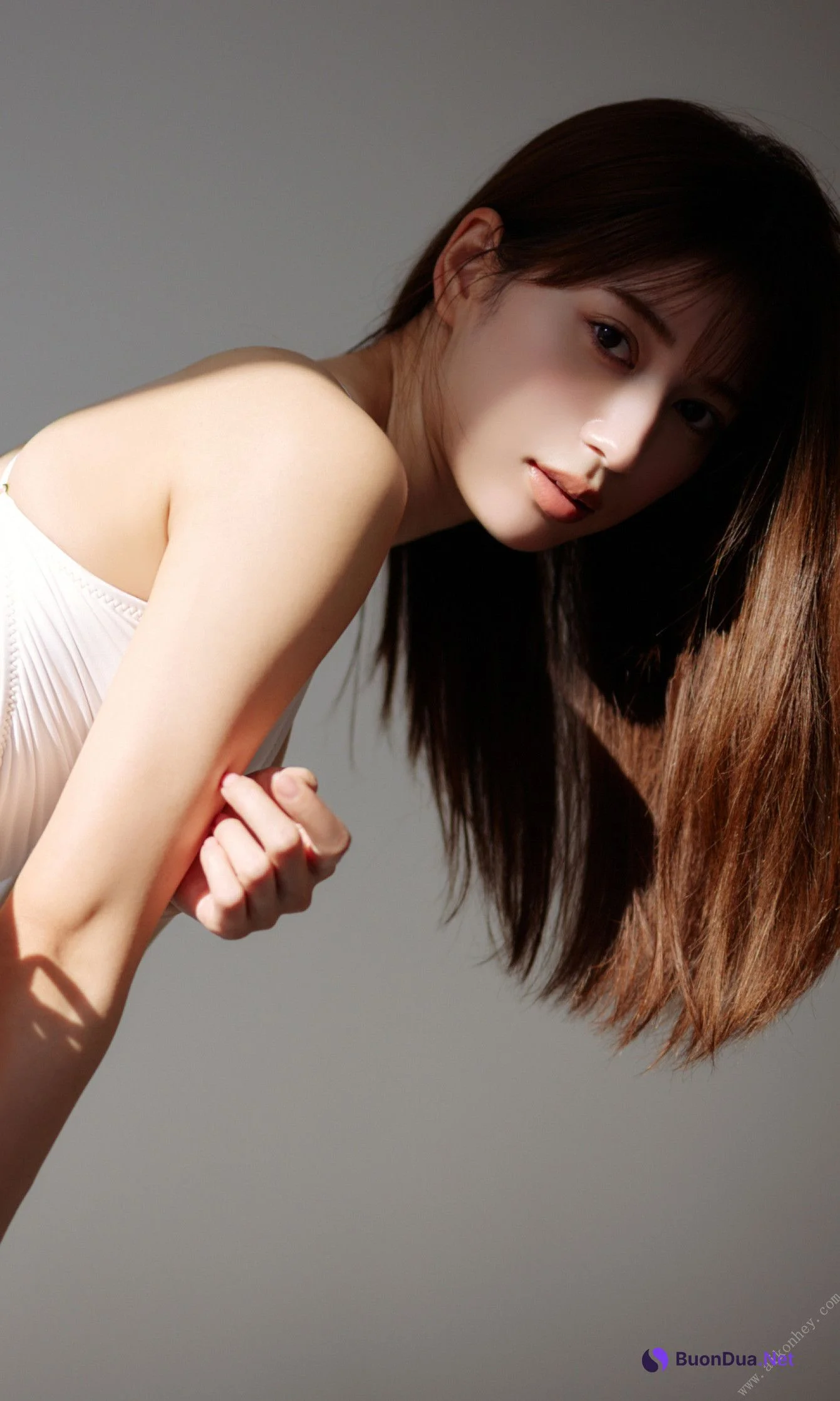 Risa Yukihira 雪平莉左, 週プレ Photo Book 「凜として、純白。」 Set.02 - Photo 19