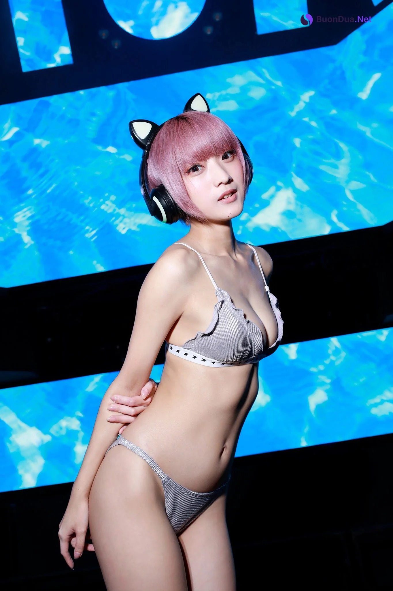Rosiel Kasyou 火将ロシエル, ヤンマガWeb 火将ロシエルが水着でDJ - Photo 6