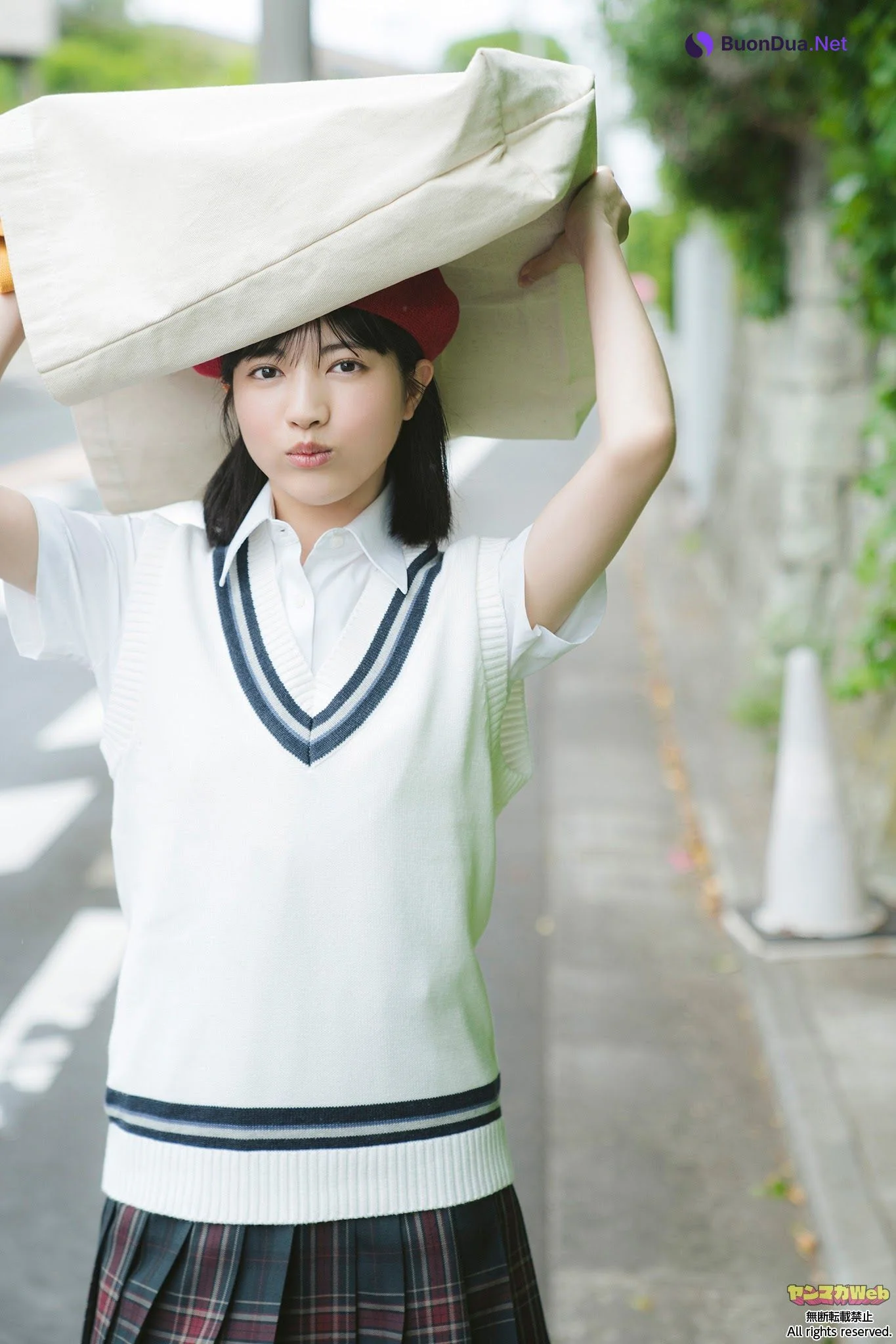 Runa Hayashi 林瑠奈, ヤンマガWeb 櫻坂46 坂道ネクストジェネレーション＋ Set.02 - Photo 2
