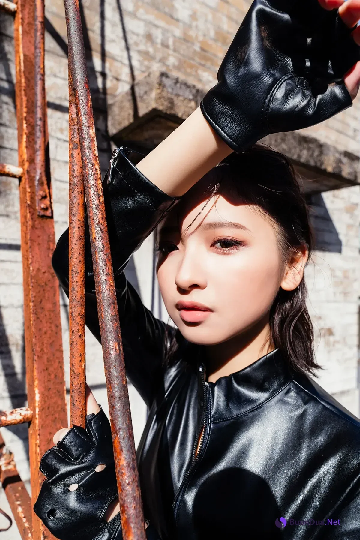 Runa Ichinose 一ノ瀬瑠菜 – ヤンマガデジタル写真集 「スパイ＆アサシン」 - Photo 5
