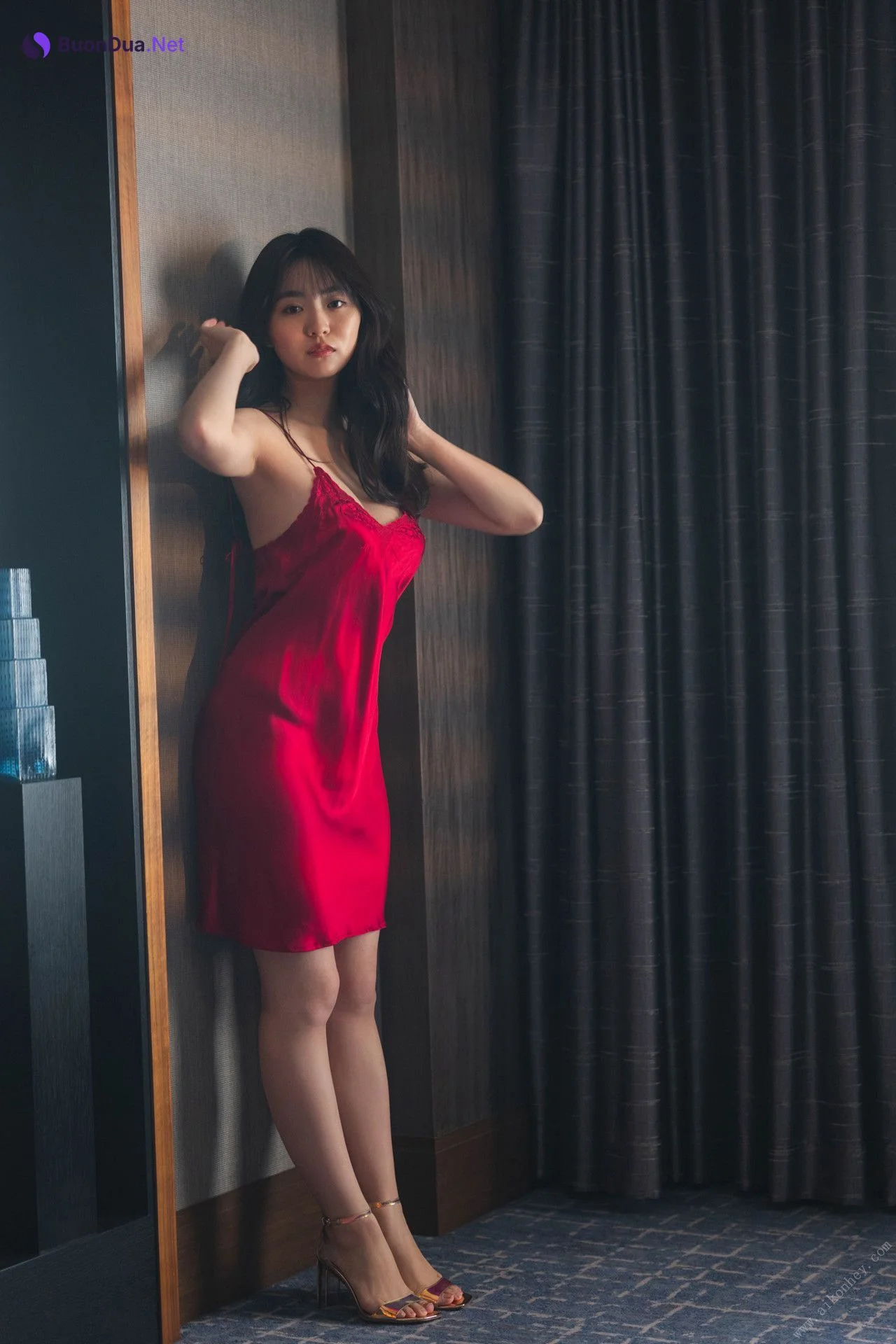 Runa Toyoda 豊田ルナ, ＦＲＩＤＡＹデジタル写真集 「オトナのスイートルーム」 Set.05 - รูปภาพ 2