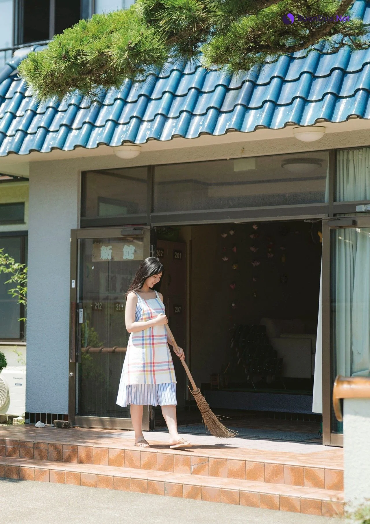 Runa Toyoda 豊田ルナ, STRIKE! デジタル写真集 「想わば、ゆえに君の町まで。」 Set.01 - รูปภาพ 2