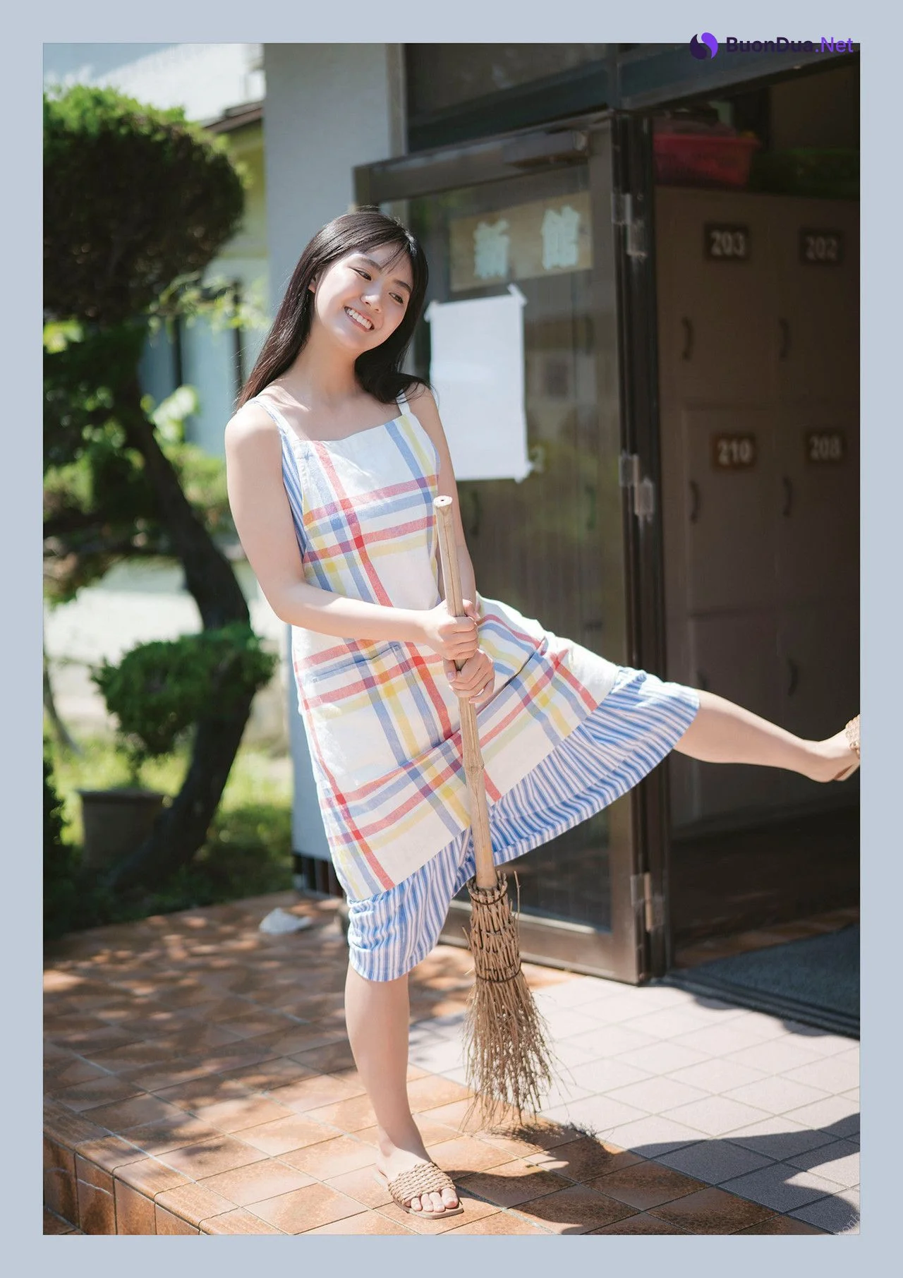 Runa Toyoda 豊田ルナ, STRIKE! デジタル写真集 「想わば、ゆえに君の町まで。」 Set.01 - รูปภาพ 3