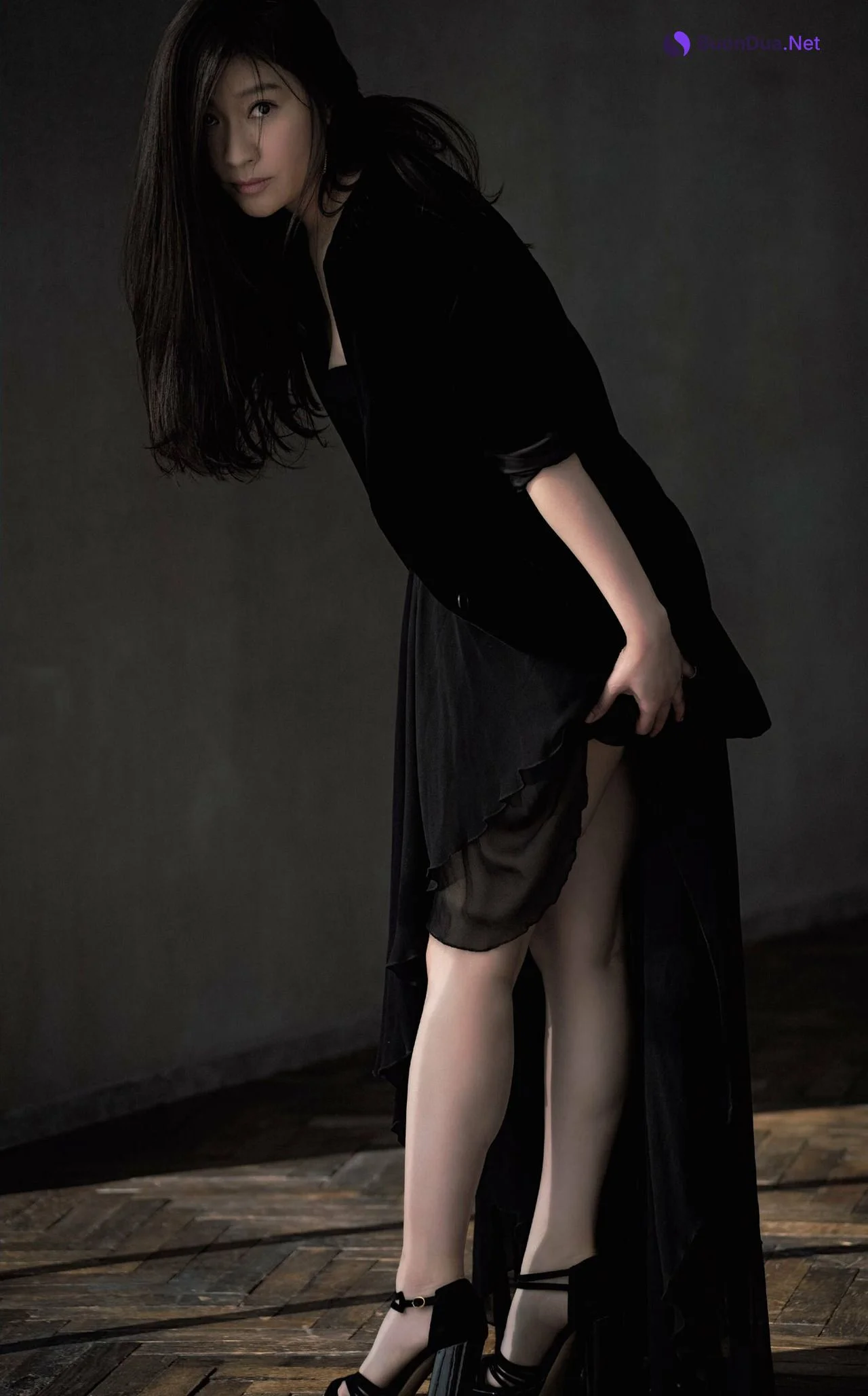 Ryoko Shinohara 篠原涼子, Shukan Post 2023.01.20 (週刊ポスト 2023年1月20日号) - Photo 2