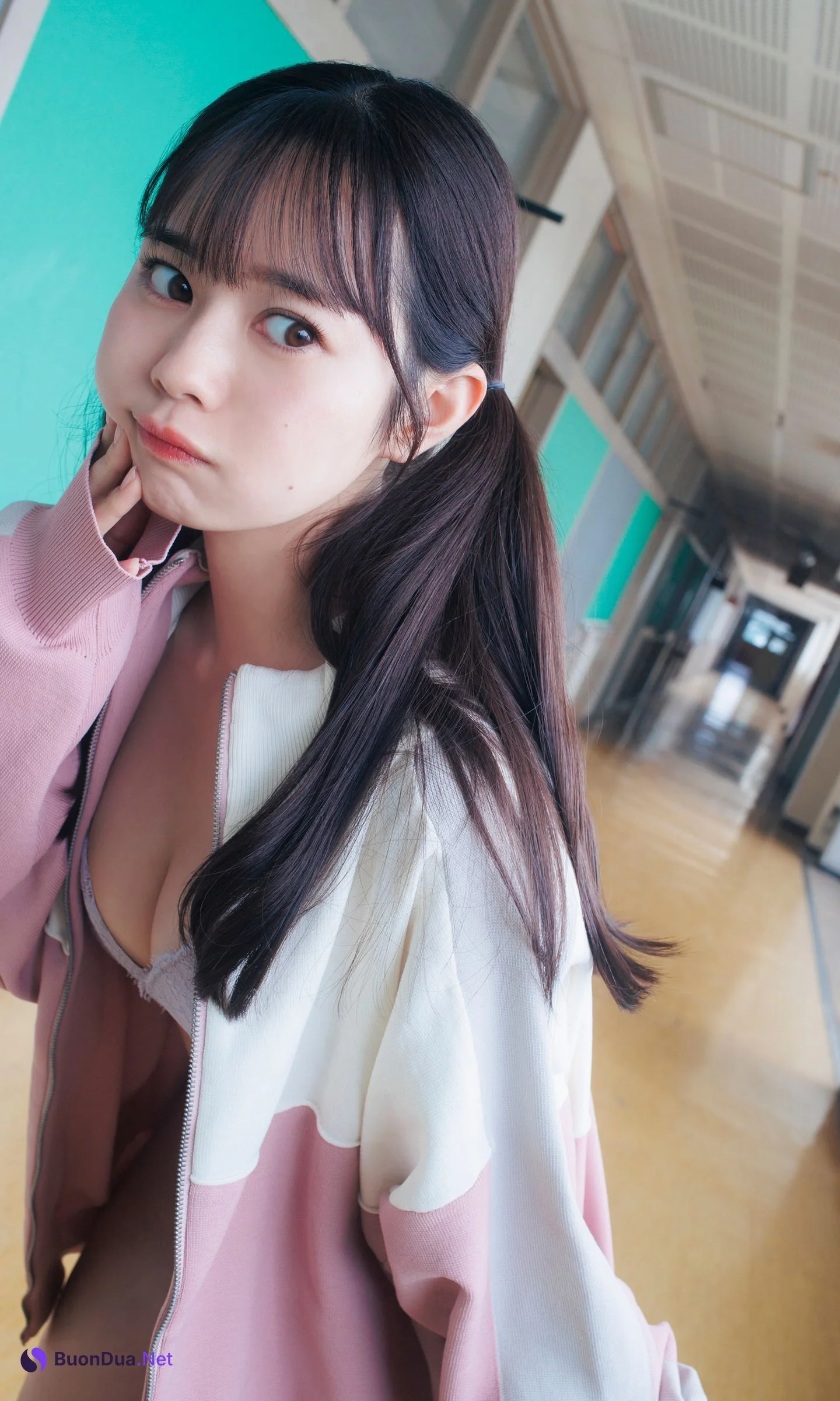 Saeko Kondo 近藤沙瑛子, 週プレ Photo Book 「夏の扉を開いたあの日の教室で」 Set.02 - Photo 2
