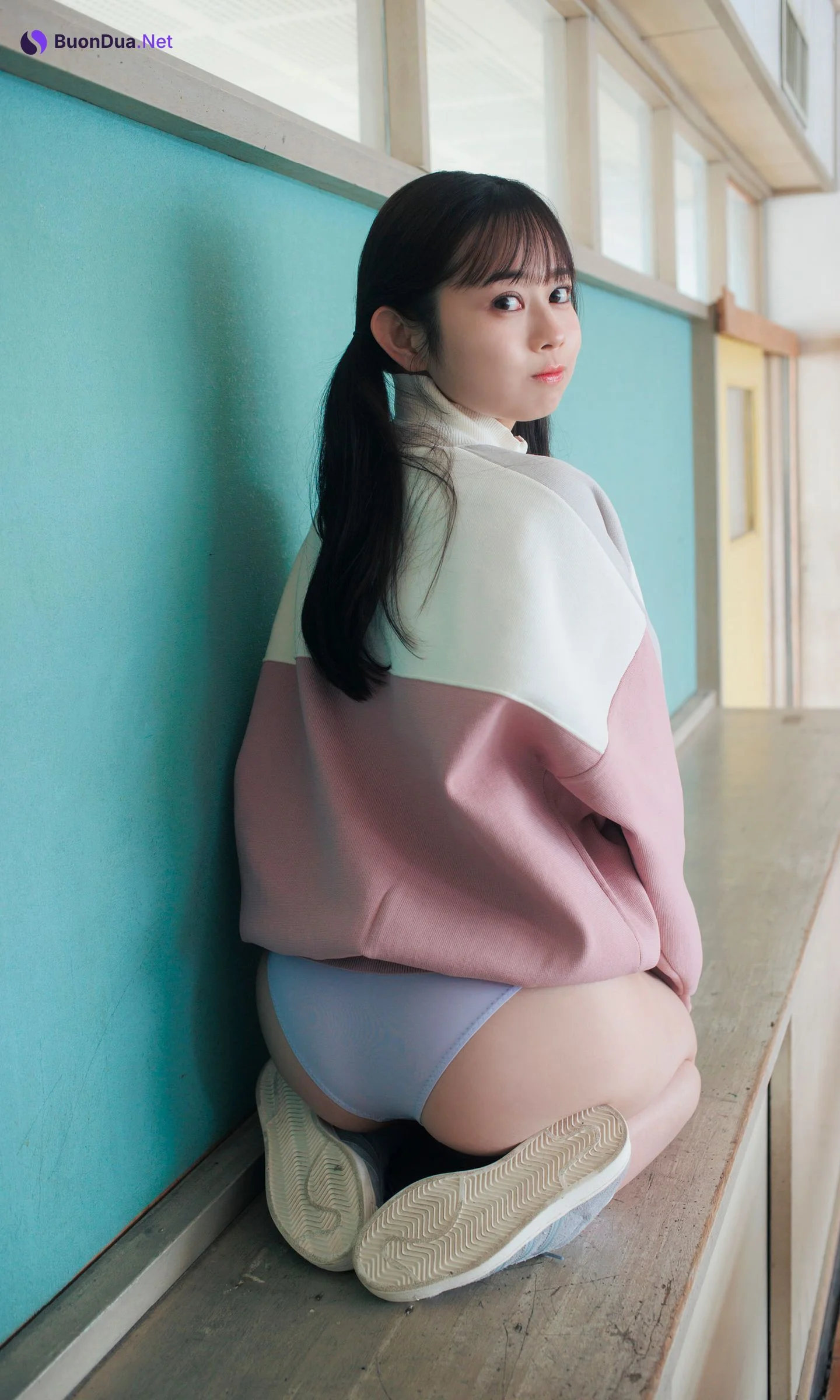 Saeko Kondo 近藤沙瑛子, 週プレ Photo Book 「夏の扉を開いたあの日の教室で」 Set.02 - Photo 7