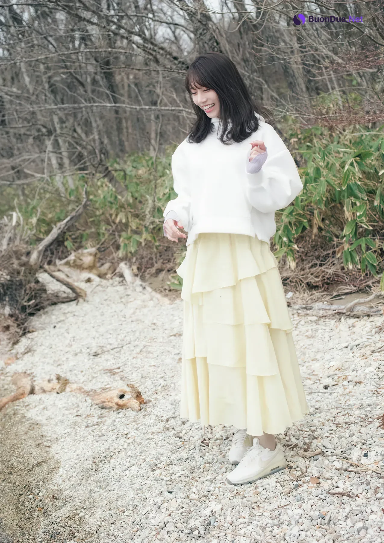 Saika Kawakita 河北彩伽, 写真集 増ページ デジタル特装版 『うたかたの花』 - Photo 11