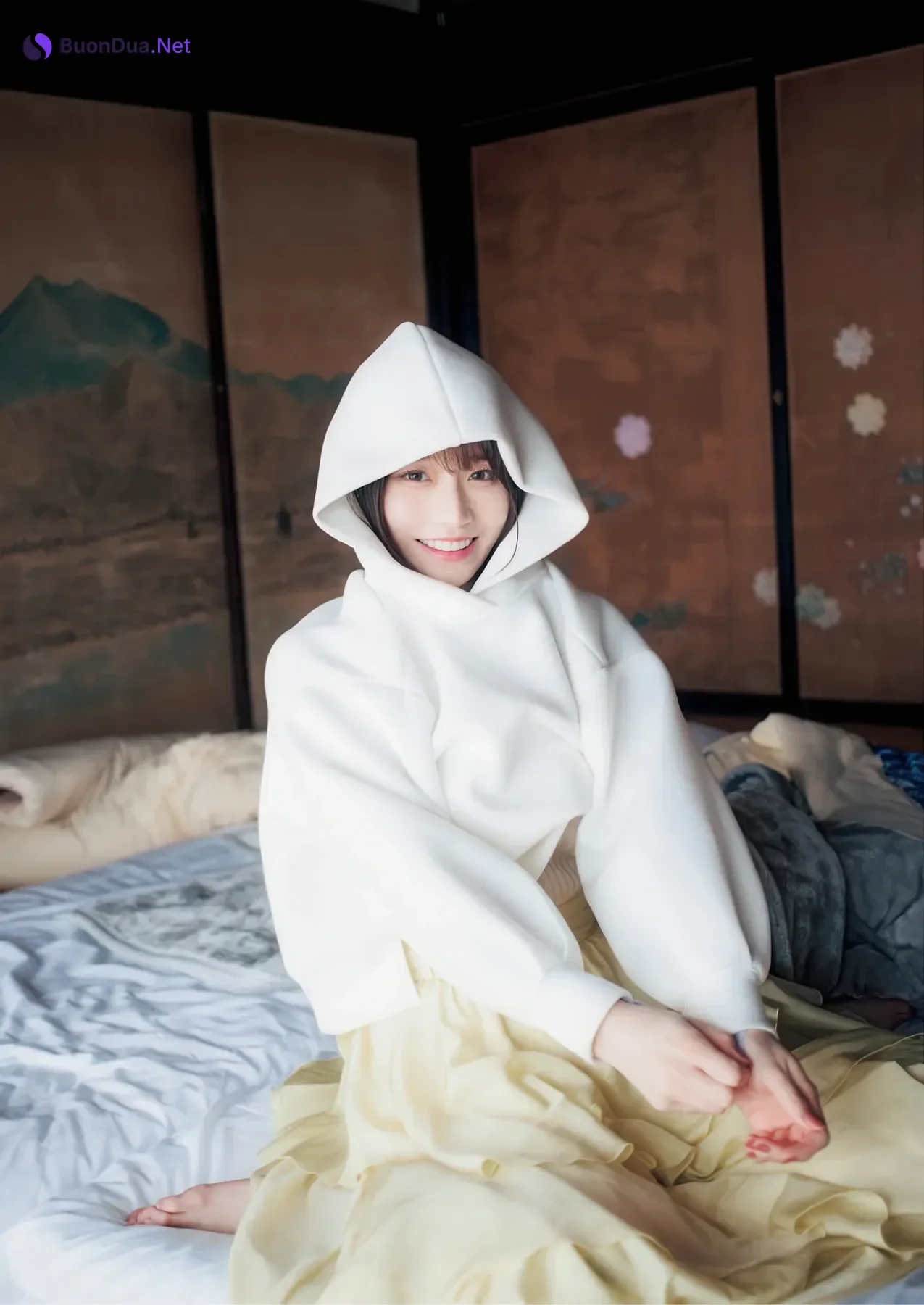 Saika Kawakita 河北彩伽, 写真集 増ページ デジタル特装版 『うたかたの花』 - Photo 15
