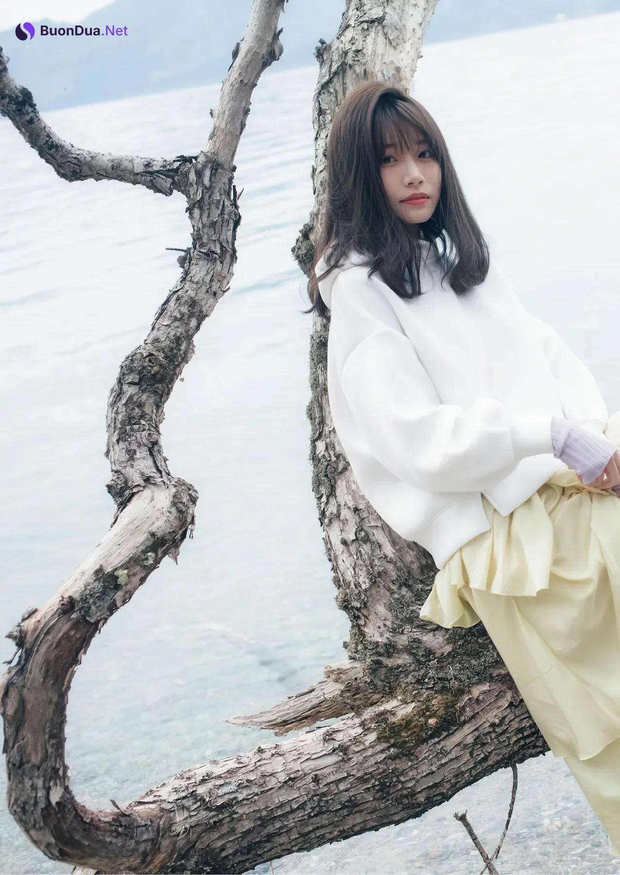 Saika Kawakita 河北彩伽, 写真集 増ページ デジタル特装版 『うたかたの花』 - Photo 6