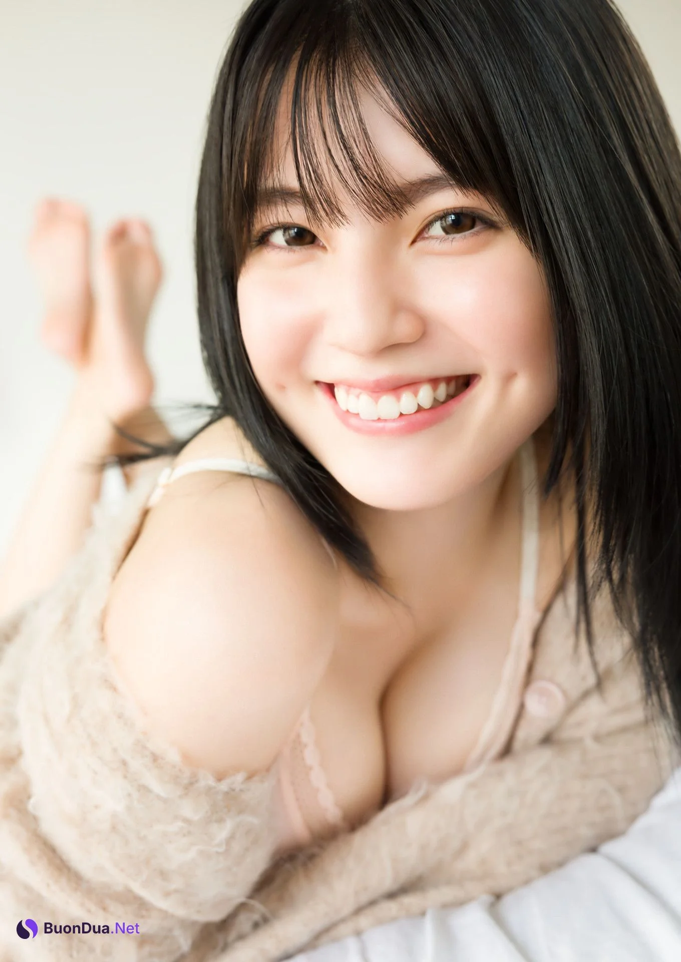 Saki Kanamaru 金丸紗希 (主人公), Young Jump 2025 No.36・37 (ヤングジャンプ 2025年36・37号) - Photo 16