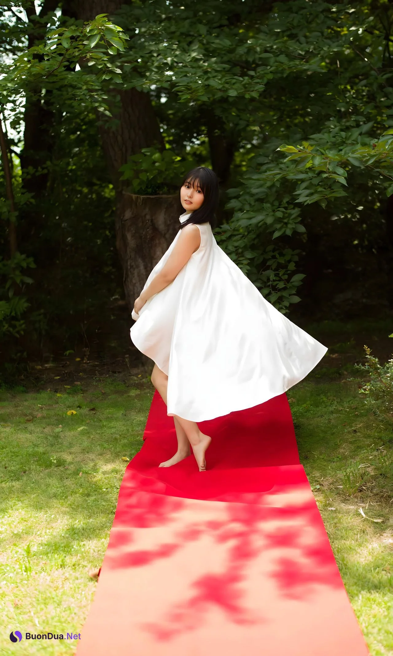 Sakina Tonchiki 頓知気さきな, デジタル写真集 「夏の金魚」 Set.01 - Photo 3