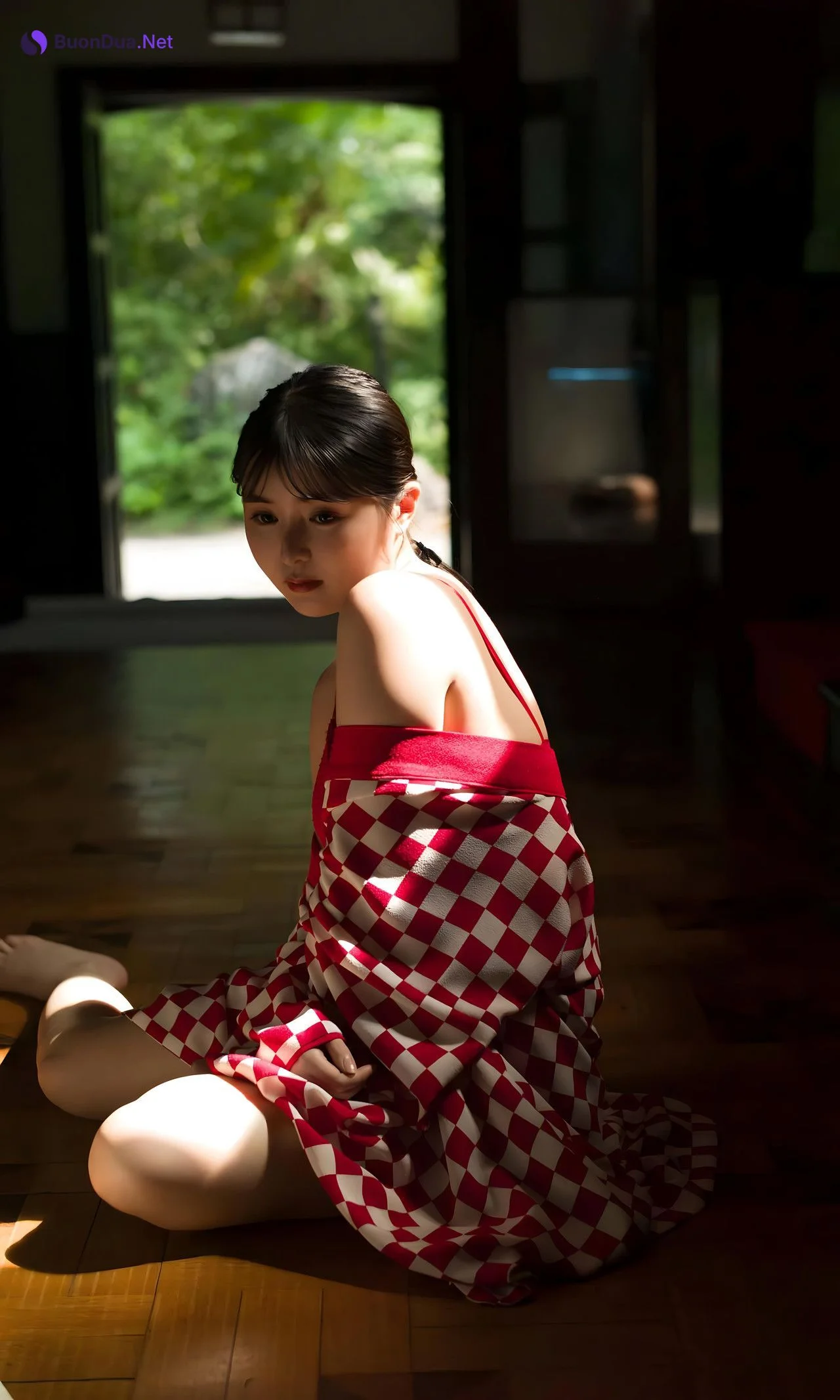 Sakina Tonchiki 頓知気さきな, デジタル写真集 「夏の金魚」 Set.02 - Photo 18