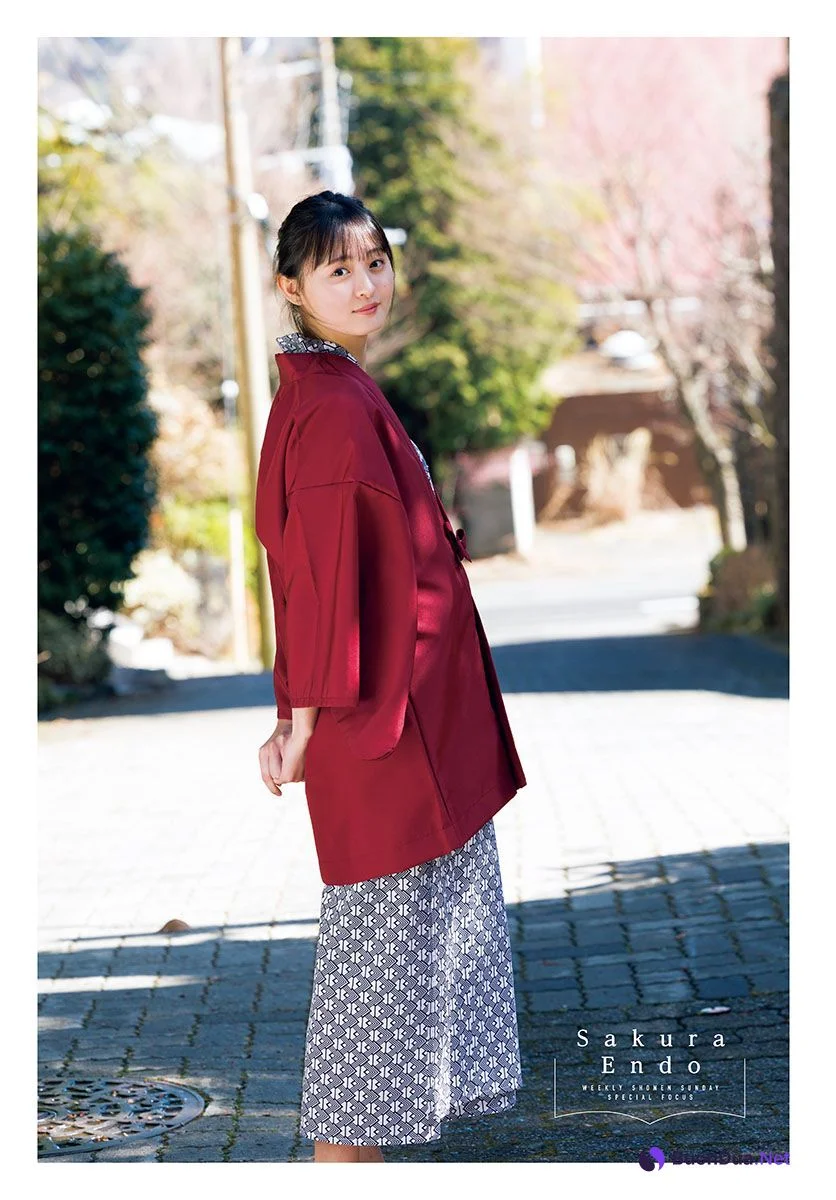 Sakura Endo 遠藤さくら, Shonen Sunday 2022 No.22 (週刊少年サンデー 2022年22号) - Photo 10