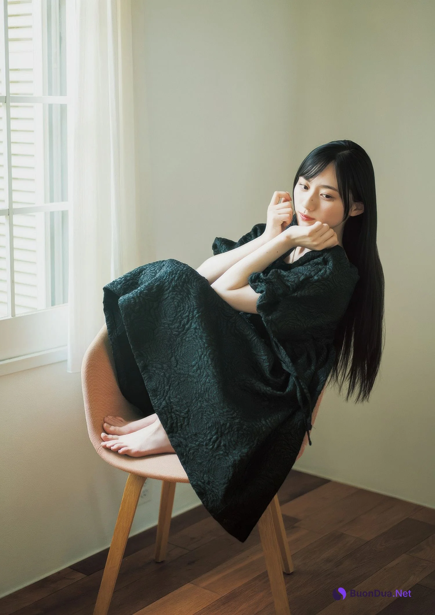 Sakura Kawasaki 川﨑桜, Young Jump 2025 No.35 (ヤングジャンプ 2025年35号) - รูปภาพ 2