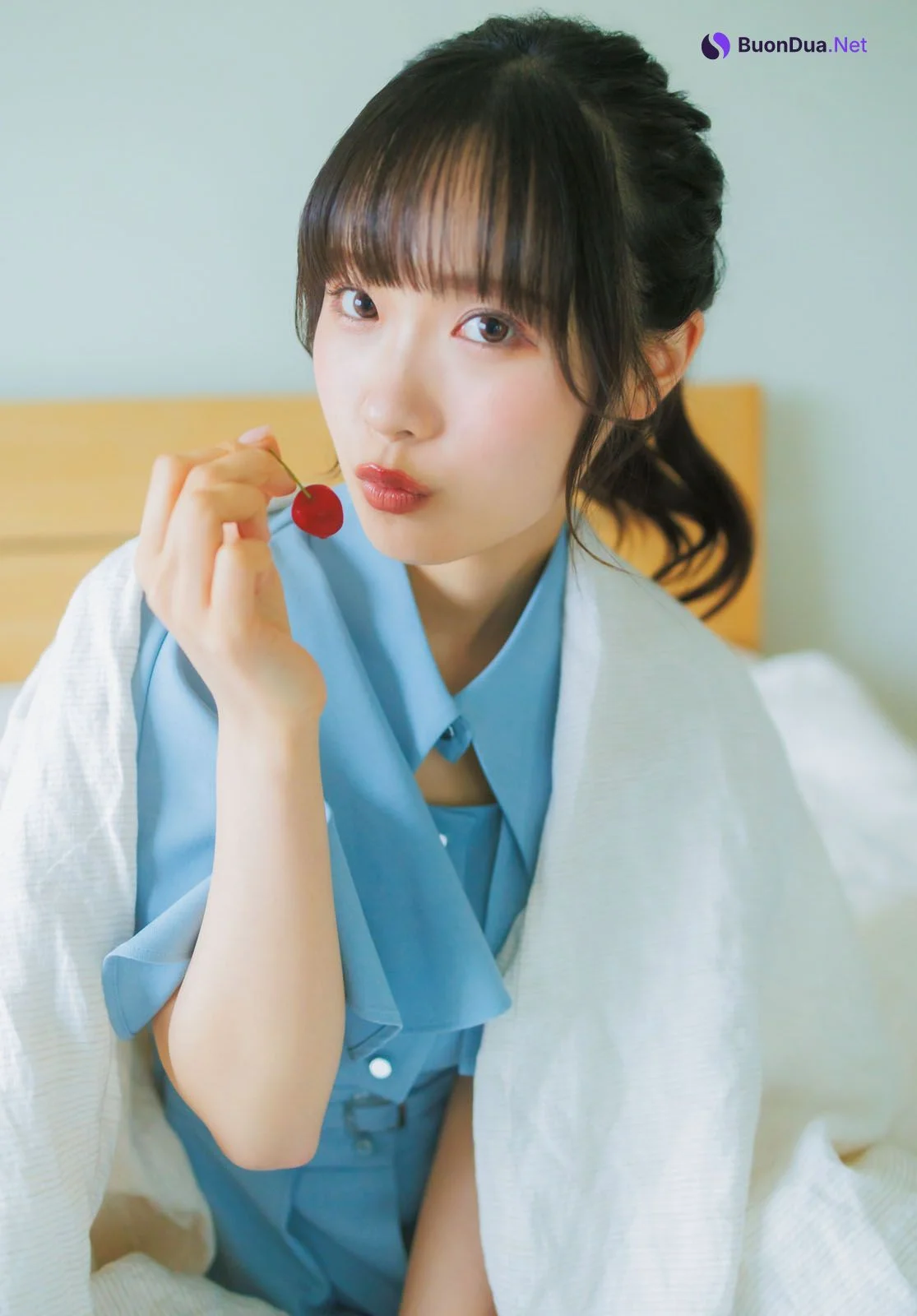 Sakura Sakakura 坂倉花, Young Dragon Age ヤングドラゴンエイジ 2024年11月号 - Photo 13