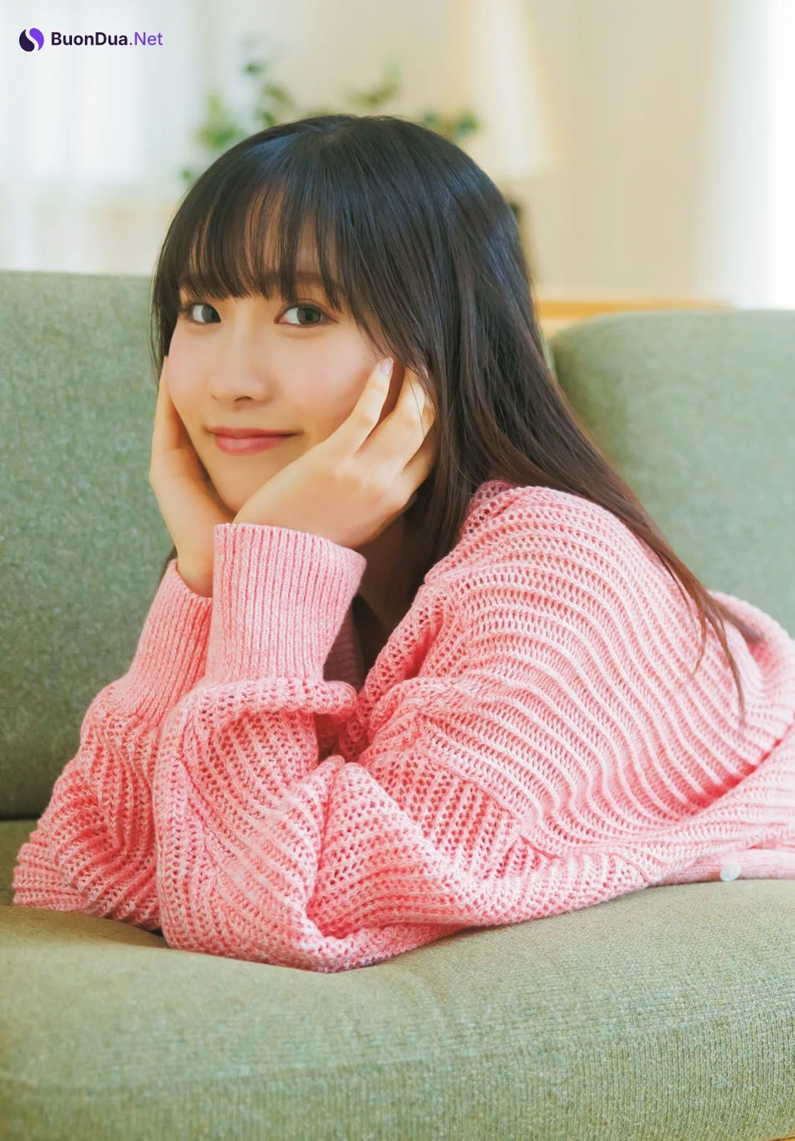 Sakura Sakakura 坂倉花, Young Dragon Age ヤングドラゴンエイジ 2024年11月号 - Photo 5