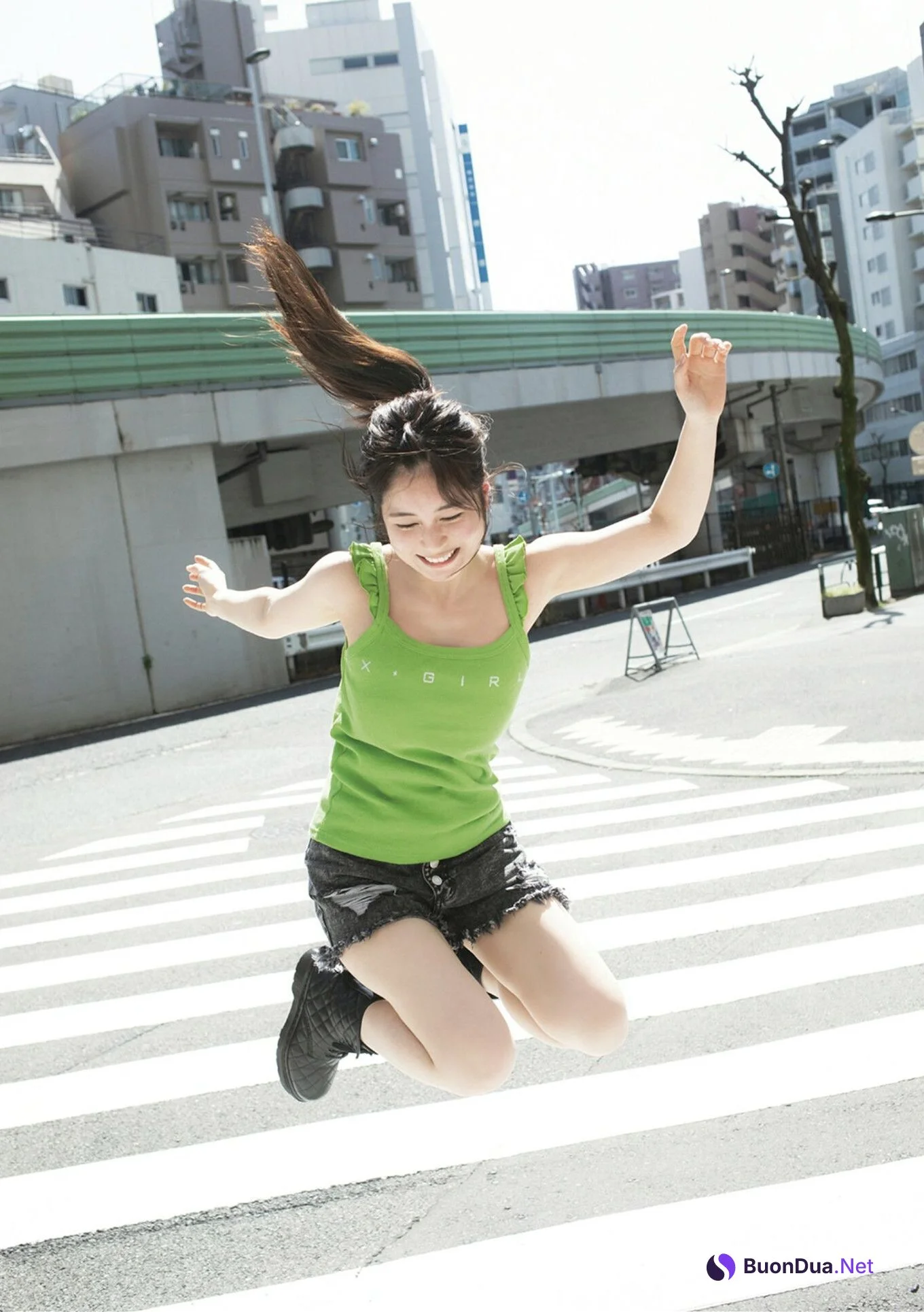 Sakurako Okubo 大久保桜子, BRODYデジタル写真集 「RISING SUN」 - Photo 13