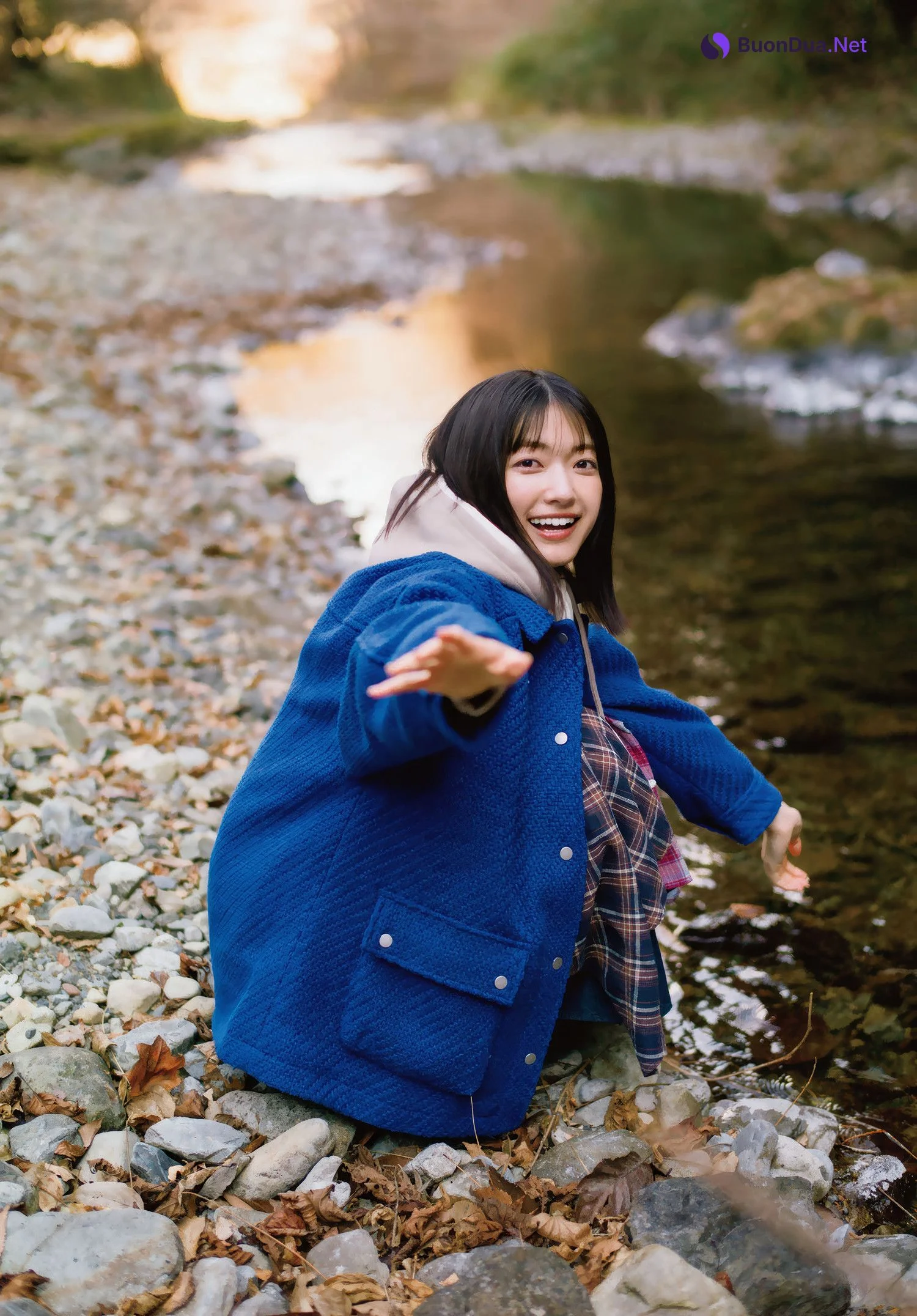 Sakurazaka46 櫻坂46, Shonen Magazine 2025 No.17 (週刊少年マガジン 2025年17号) - Photo 12
