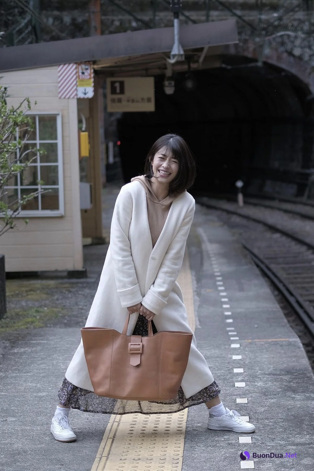 Sasa Handa 範田紗々, 週刊ポストデジタル写真集 「おんな」 - รูปภาพ 8