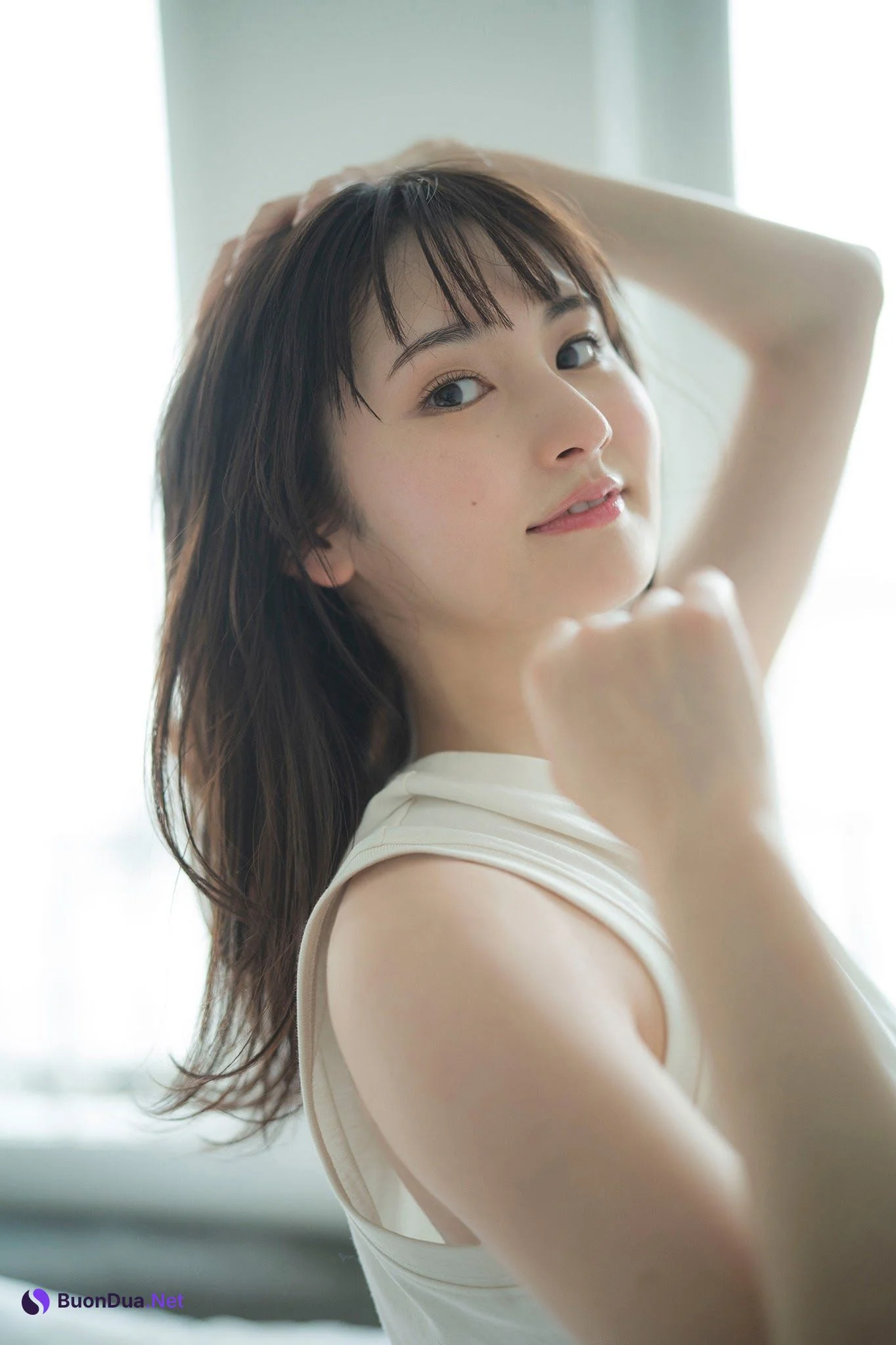 Satomi Okubo 大久保聡美, ヤンマガWeb ラから見るか？エモから見るか？ - Photo 4