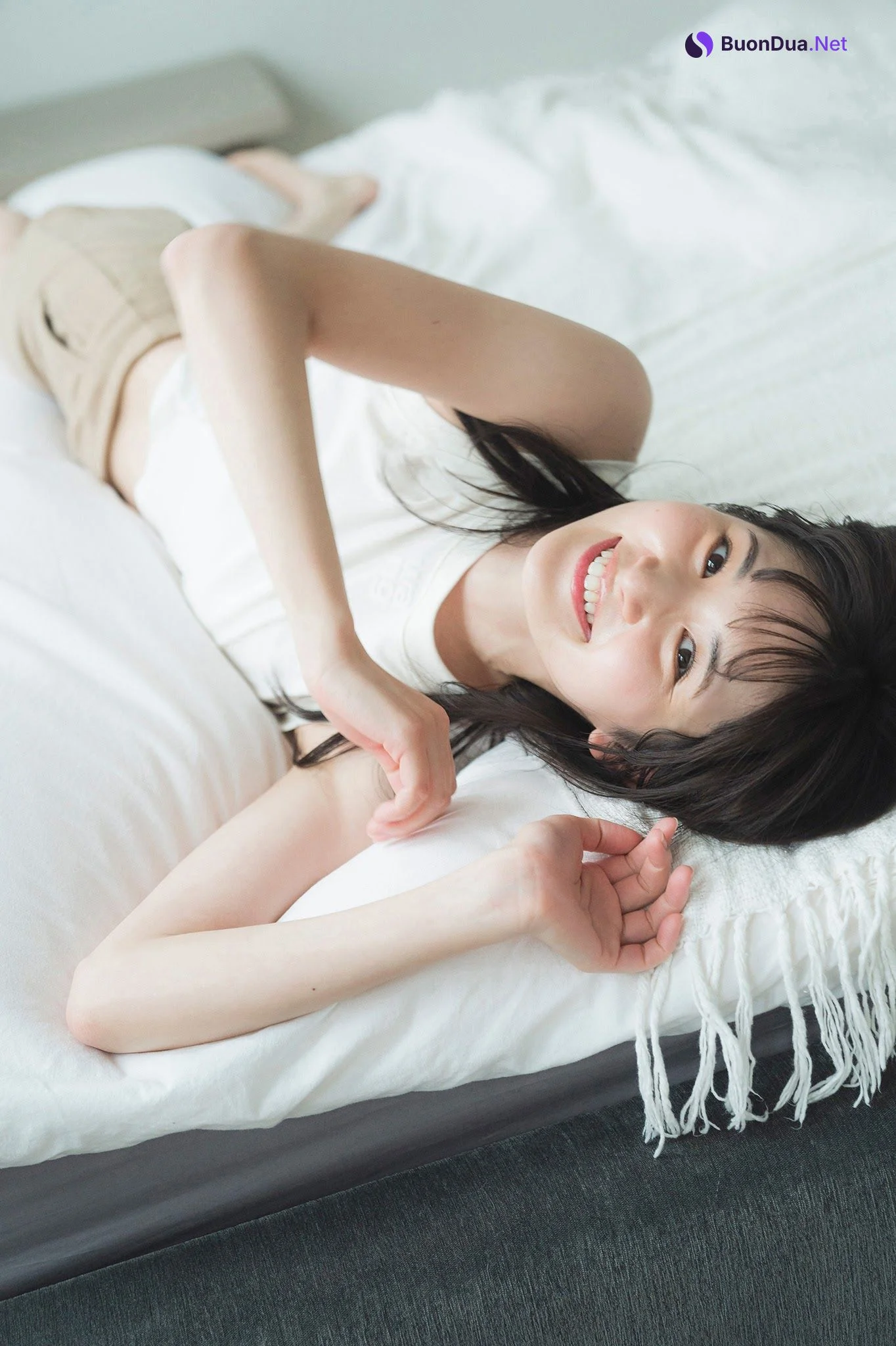 Satomi Okubo 大久保聡美, ヤンマガWeb ラから見るか？エモから見るか？ - Photo 5
