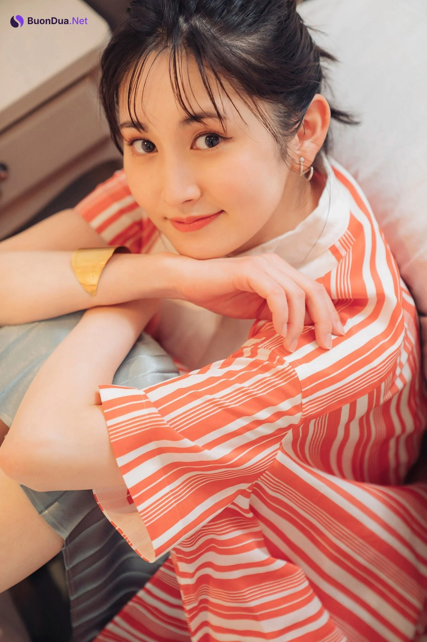Satomi Okubo 大久保聡美, ヤンマガWeb ラから見るか？エモから見るか？ - Photo 9