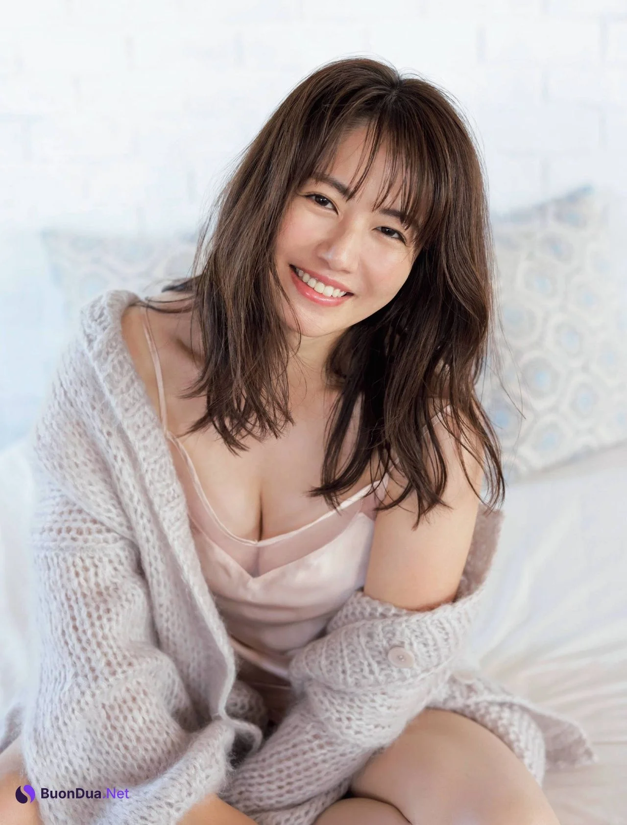 Sayaka Isoyama 磯山さやか, FRIDAY 2021.12.10 (フライデー 2021年12月10日号) - Photo 4