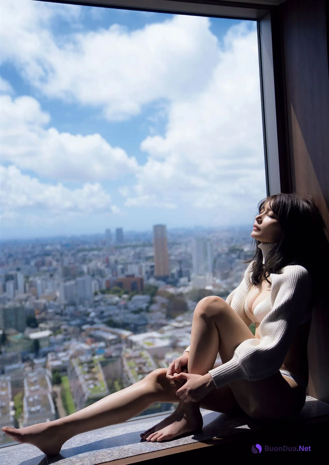 Sayaka Nitori 似鳥沙也加, Big Comic Spirits 2021 No.43 (ビッグコミックスピリッツ 2021年43号) - Photo 6