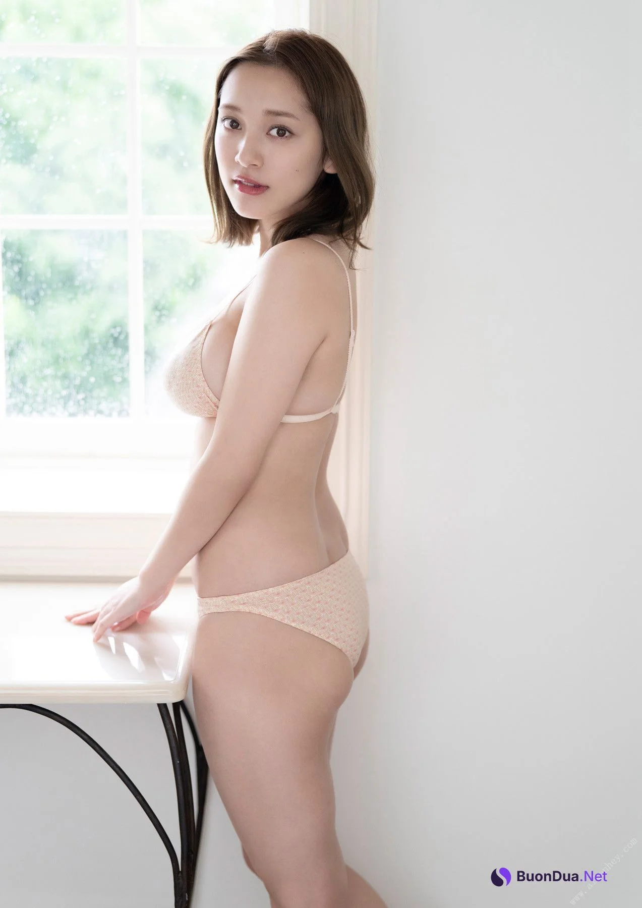 Sayaka Tomaru 都丸紗也華, BOMBデジタル写真集 『触れたい、とまるまる。』 Set.01 - Photo 8