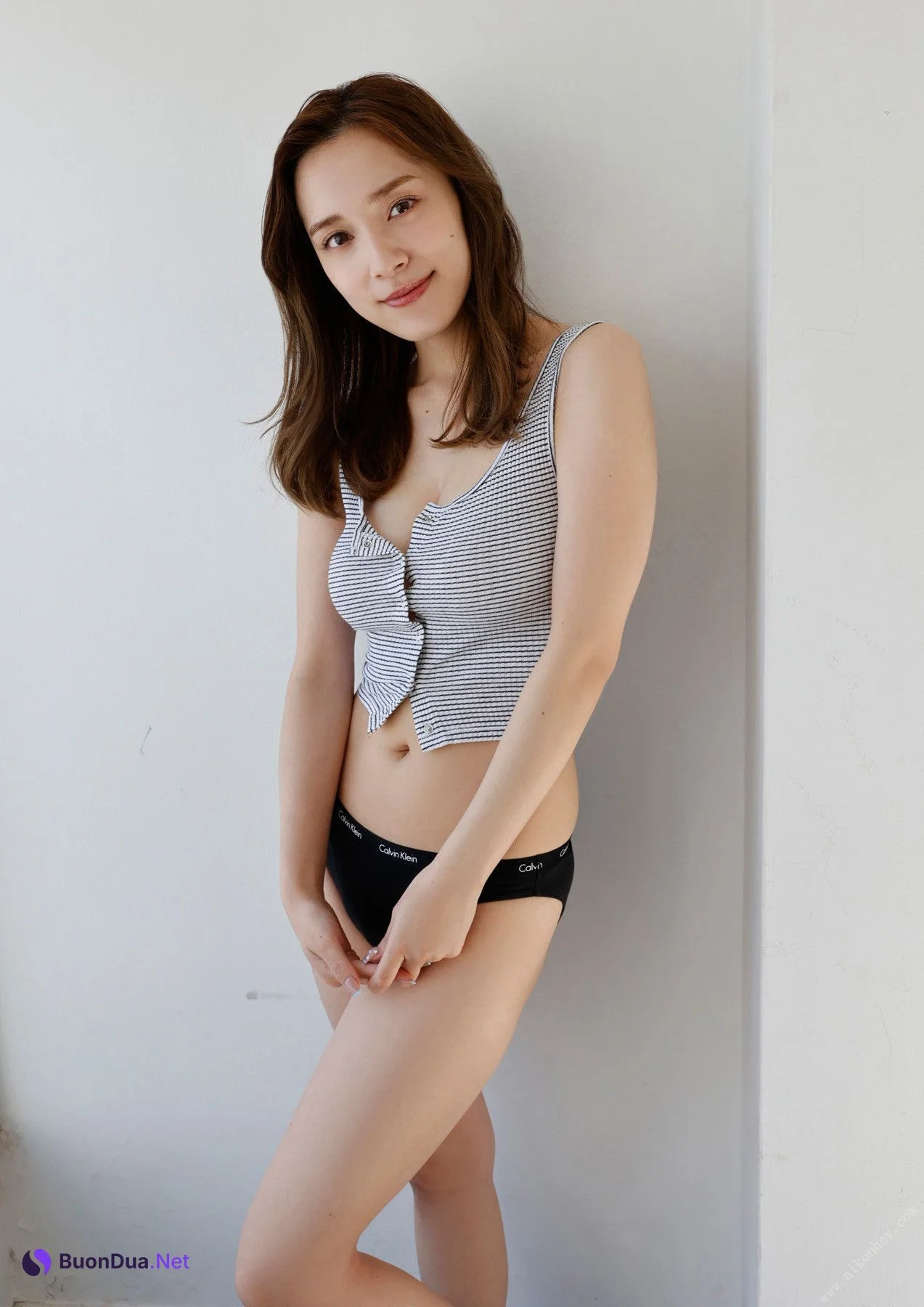 Sayaka Tomaru 都丸紗也華, BOMBデジタル写真集 「すはだまる。」 Set.02 - Photo 17