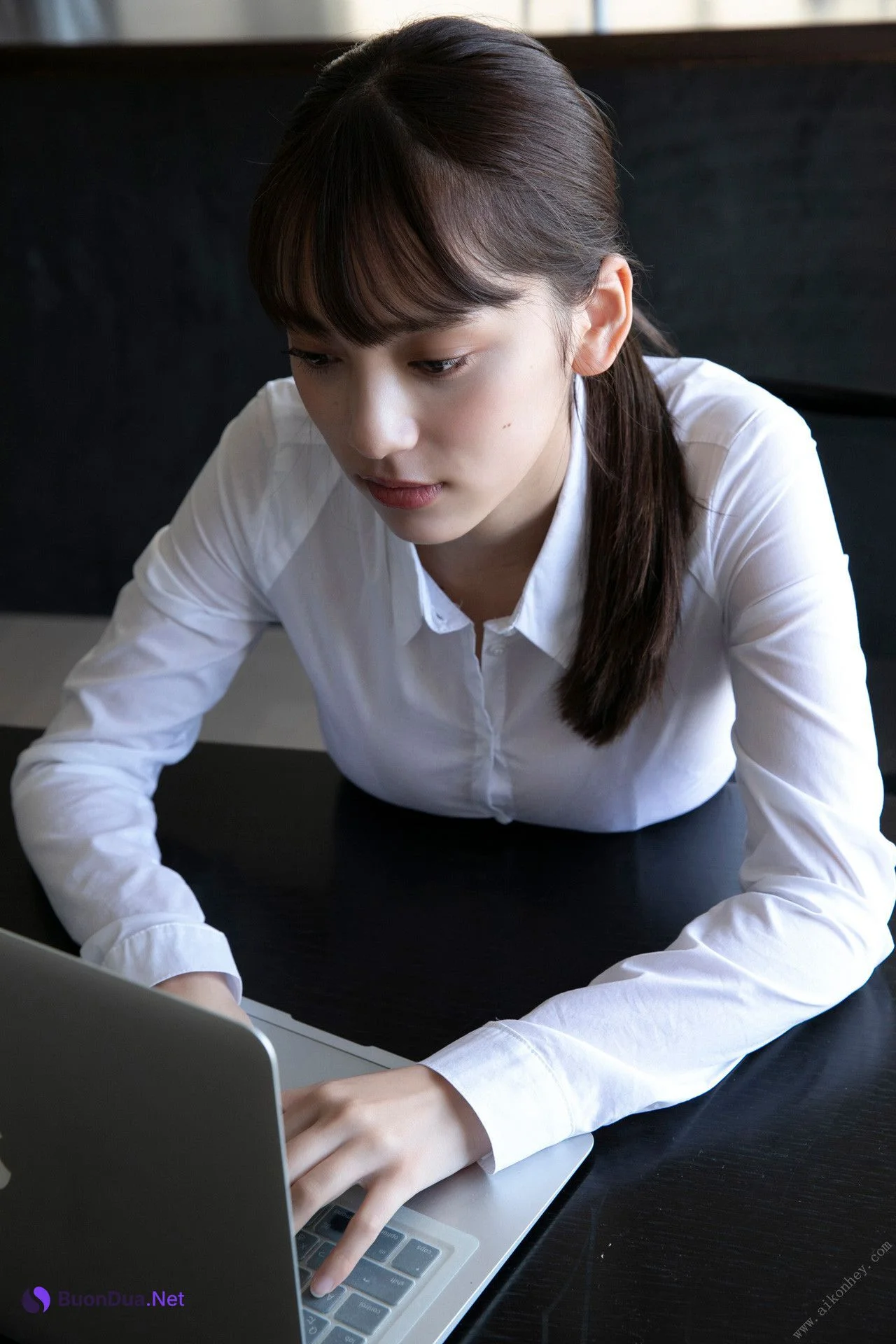Sayaka Tomaru 都丸紗也華, FLASHデジタル写真集 着衣巨乳～ぴっちぴち～ Set.01 - รูปภาพ 3