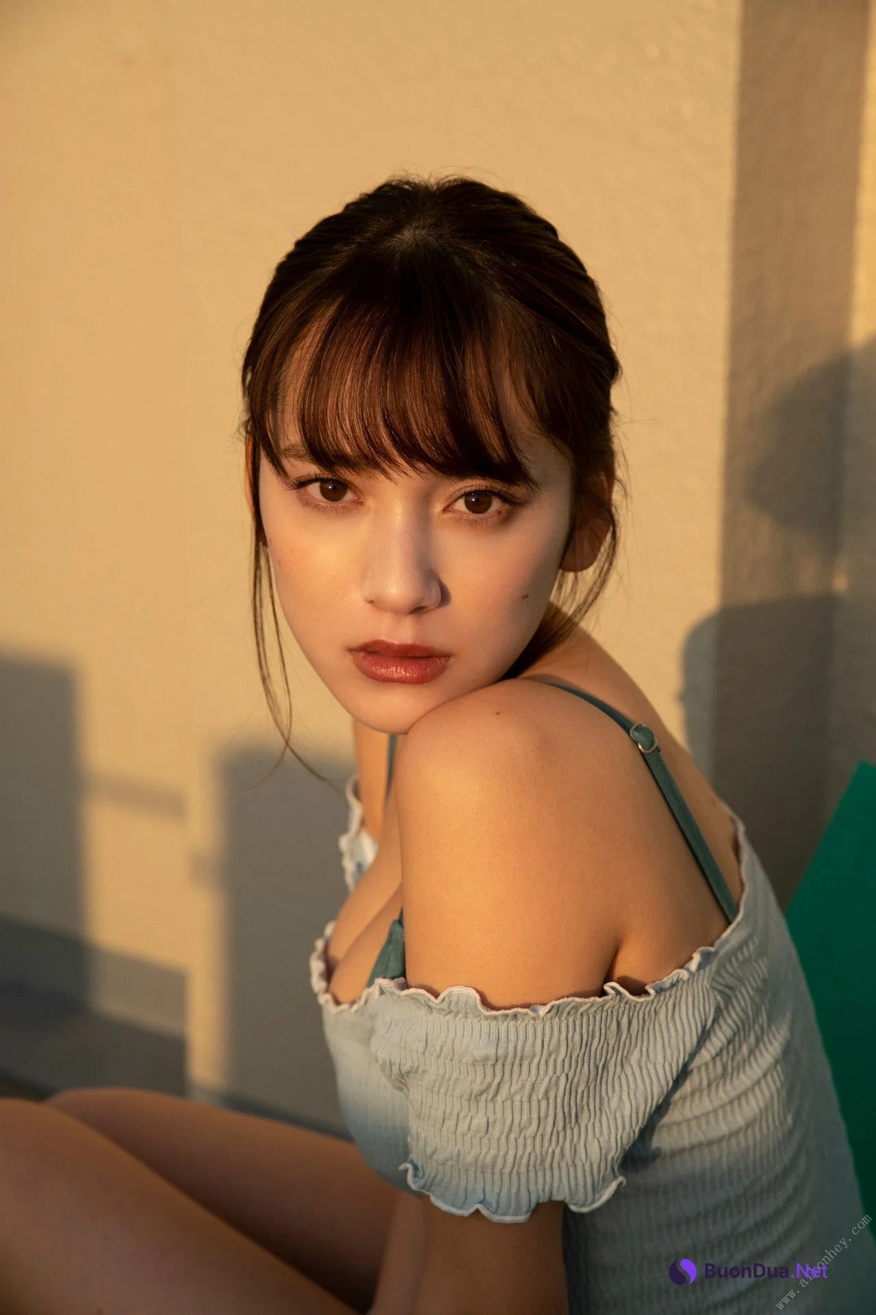 Sayaka Tomaru 都丸紗也華, FLASHデジタル写真集 着衣巨乳～ぴっちぴち～ Set.02 - Photo 2